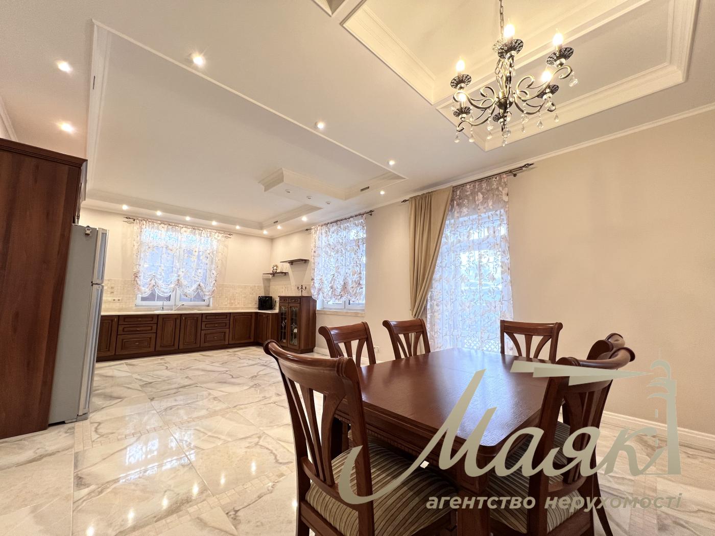 Rent 2-storey house 240m2, Goloseevsky district, Chapaevka.