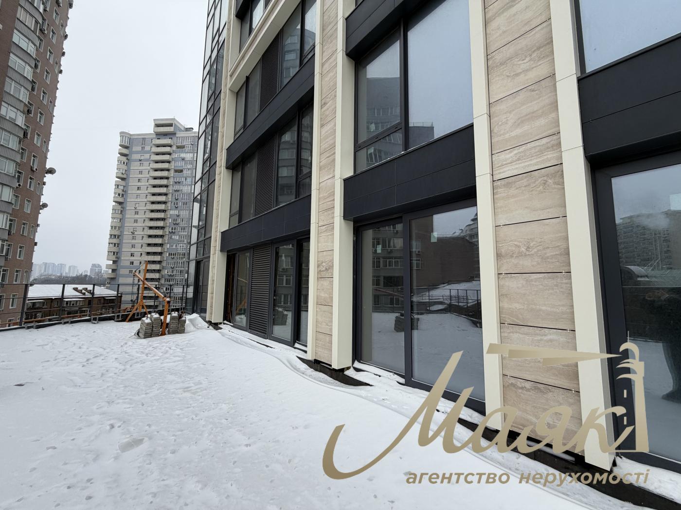 For sale 2k. apartment in LCD A136, Antonovicha street. Center