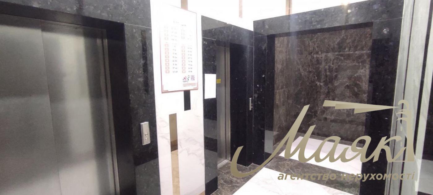 2-bedroom apartment for sale in the Podil Plaza & Residence residential complex, Hlubochitska Street