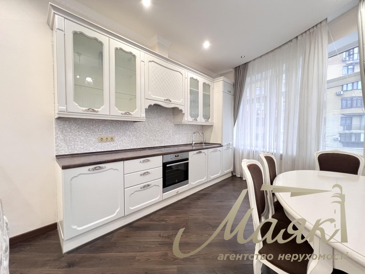 Аренда 3-х комнатной квартиры на Печерске в ЖК по ул. Евгения Коновальца 36В