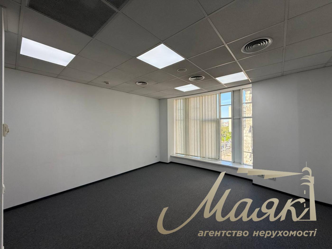 Оренда офісу площею 460 м² у бізнес-центрі «Капітал», Велика Васильківська, Центр