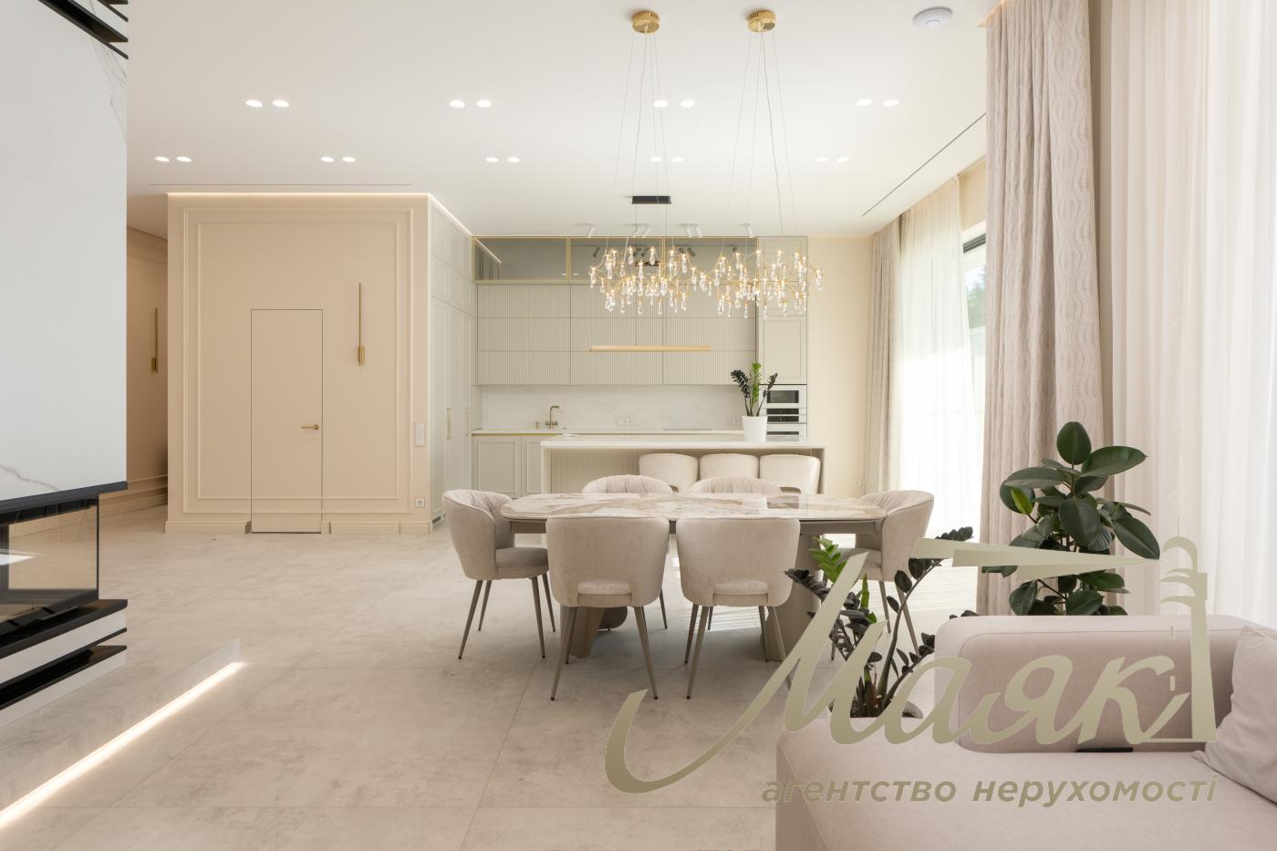 Продаж будинку площею 450 м² з басейном та гостьовим будинком у житловому комплексі «Хутір Ясний», Лесники