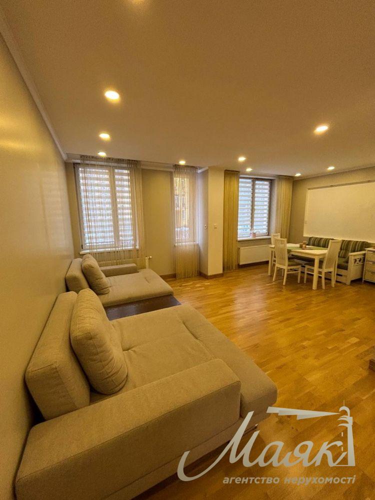 Продаж просторої 2-кімнатної квартири 86 м², ЖК Комфорт Таун, Дніпровський район, Київ.