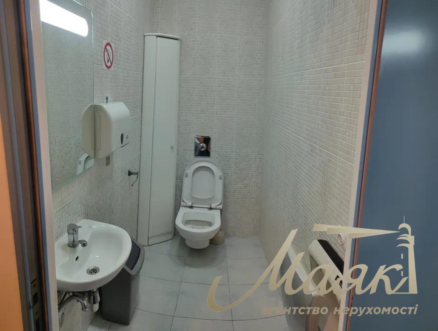 Оренда офісу площею 220 м² у ЖК «Царський», вул. Старонаводницька, Верхній Печерськ