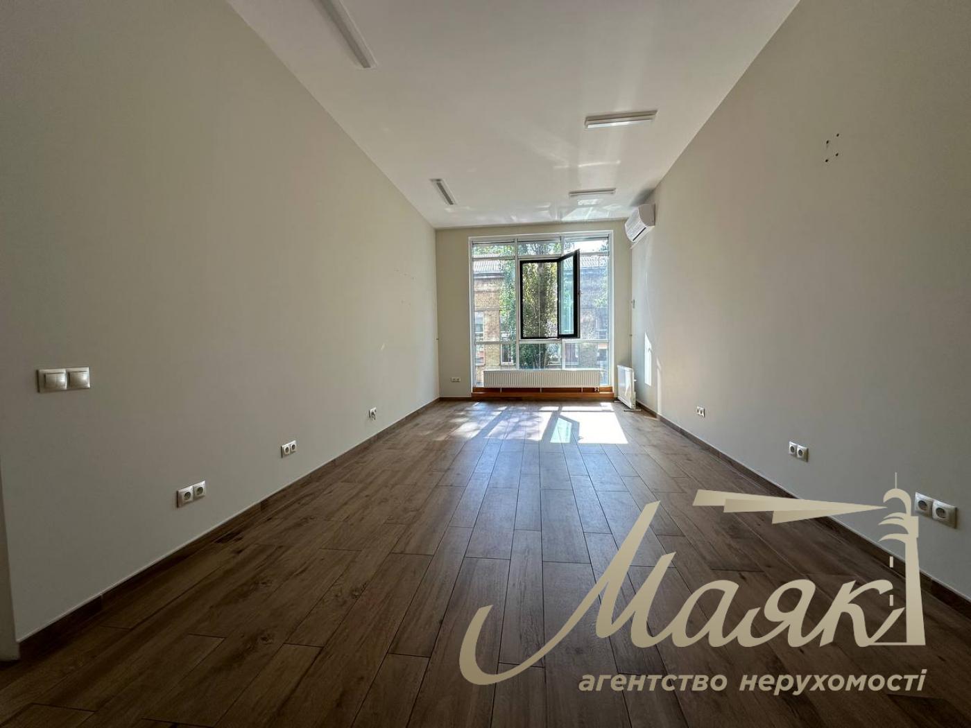 Аренда офиса 100м2 в ЖК Ричмонд, ул.Маккейна 26, Зверинецкая