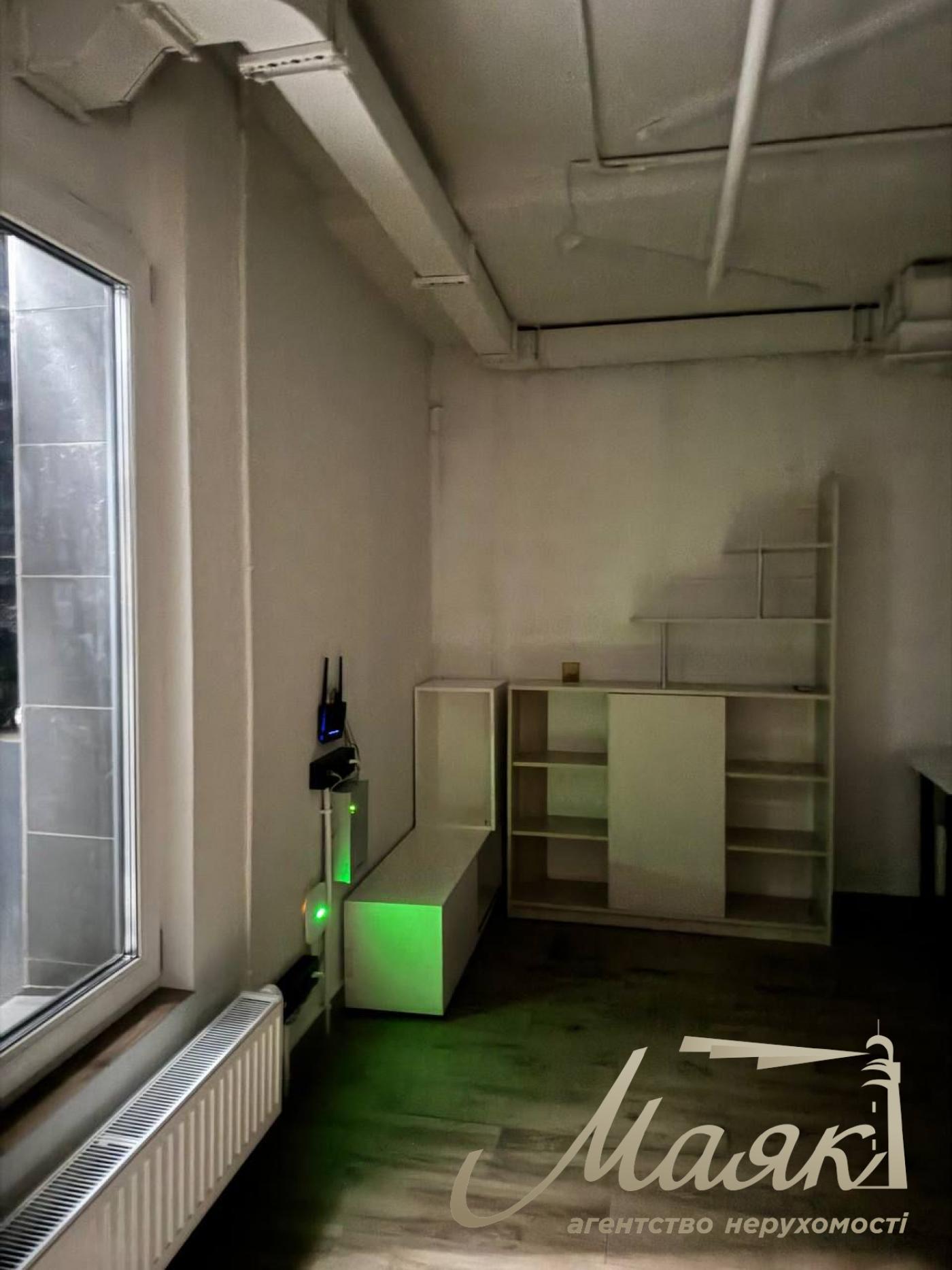 Commercial rent of 90m2, Residential Complex Seven.