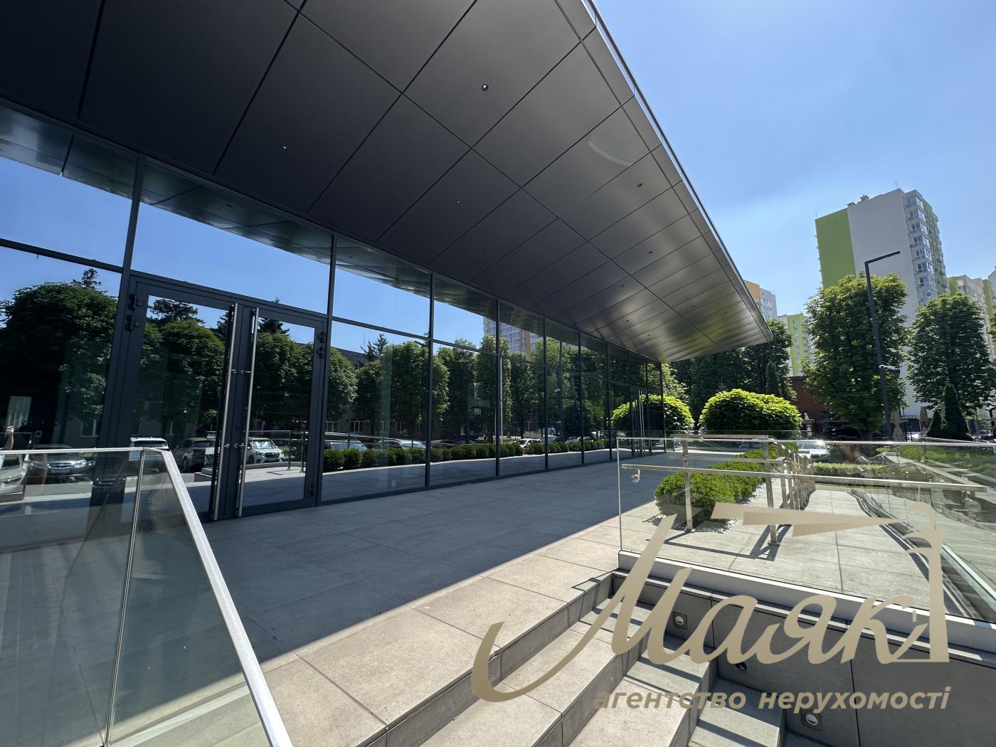 Rent a free-standing building (436m2) at the address Beresteisky Ave. 67, Svyatoshinsky district