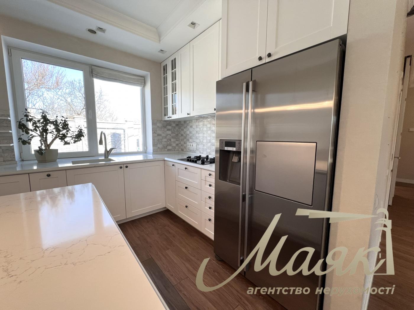 Rent 2-storey house 190m2, Goloseevsky district, Myshelovka