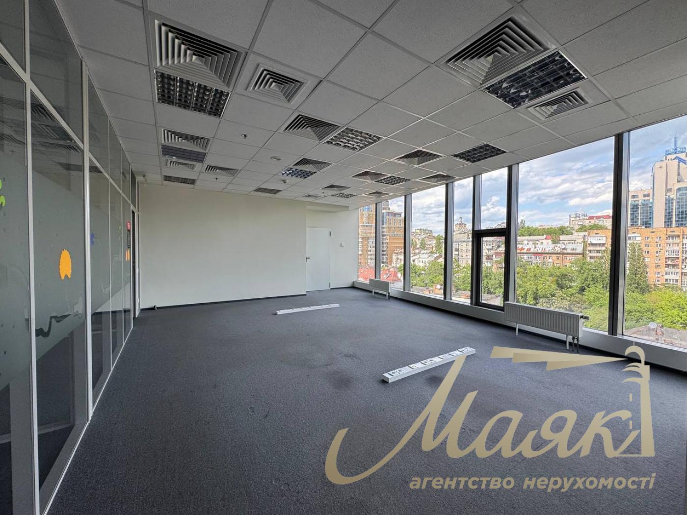 Оренда офісу 1759м2, БЦ Гулівер, центр