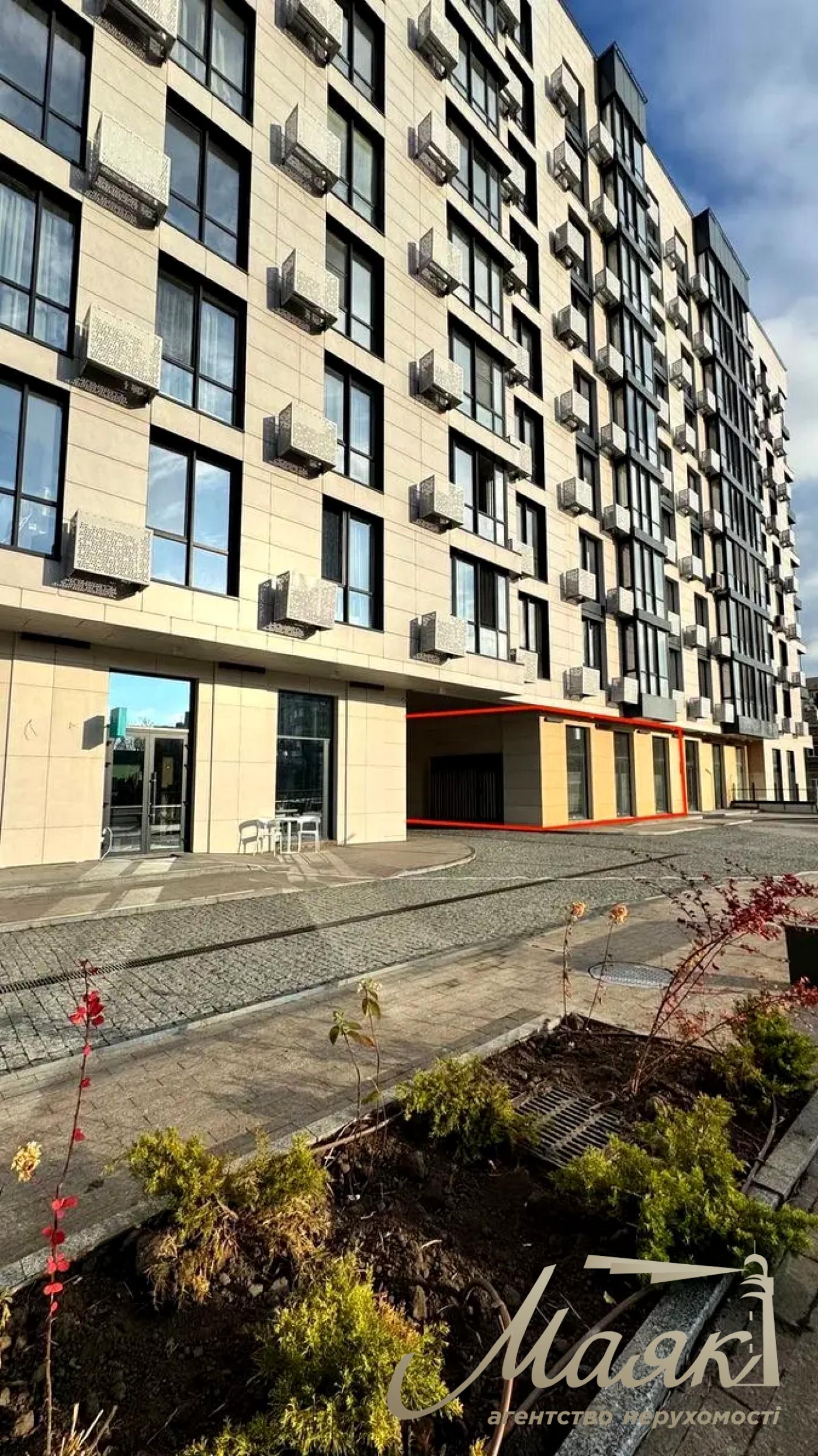 Оренда фасадного приміщення 172 м.кв. ЖК Ярославів Град, Золоті Ворота