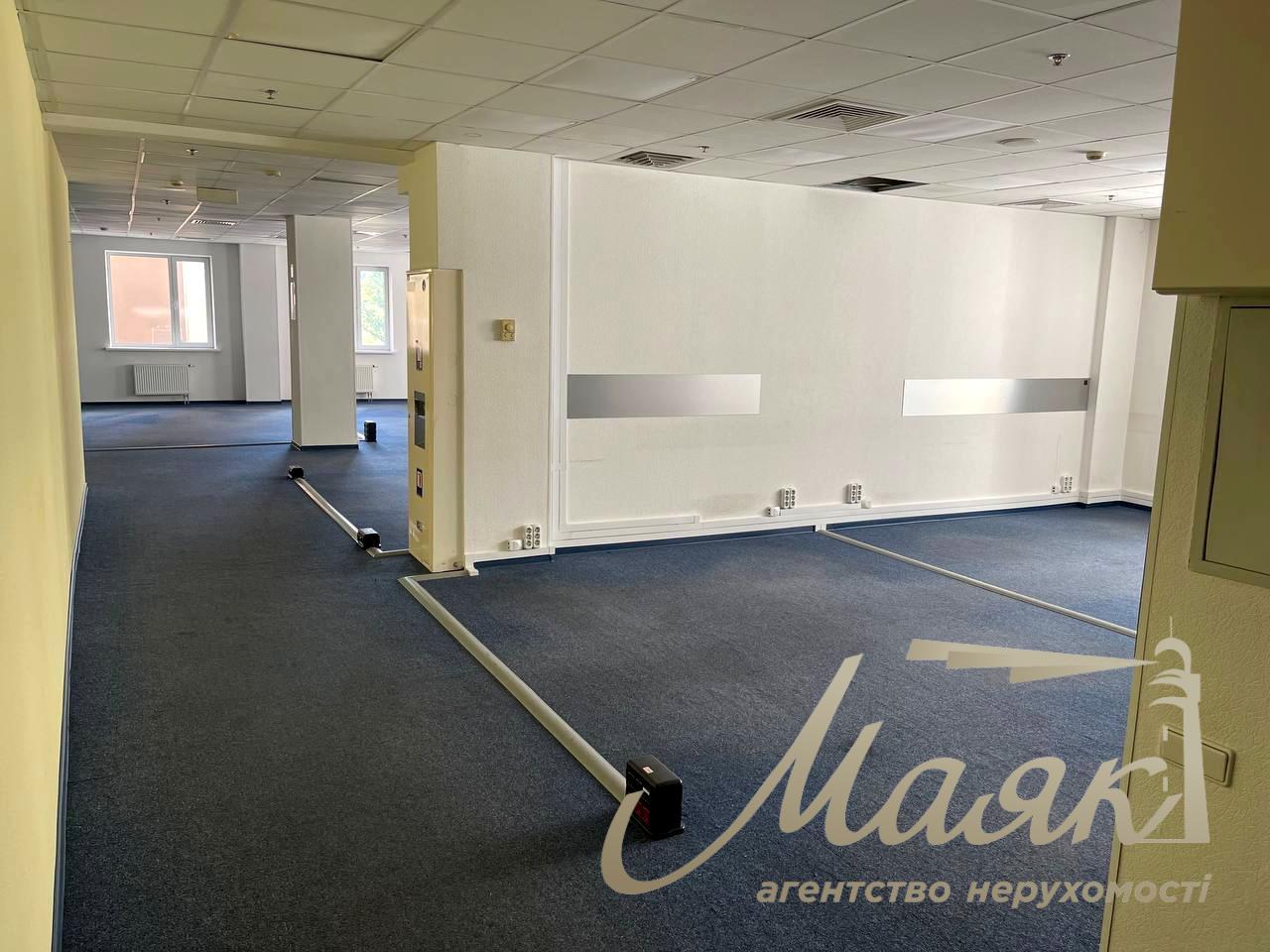 Оренда офісу площею 1500 м² у бізнес-центрі на вул. Фізкультури, 28, Олімпійська