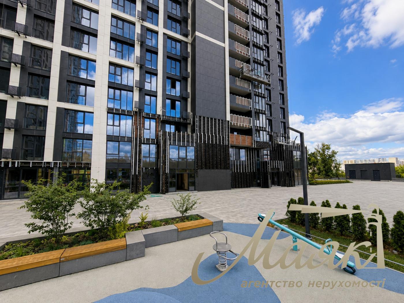 Продаж фасадного комерційного приміщення 306.21м2, ЖК Nordica, 2 будинок, 3 секція