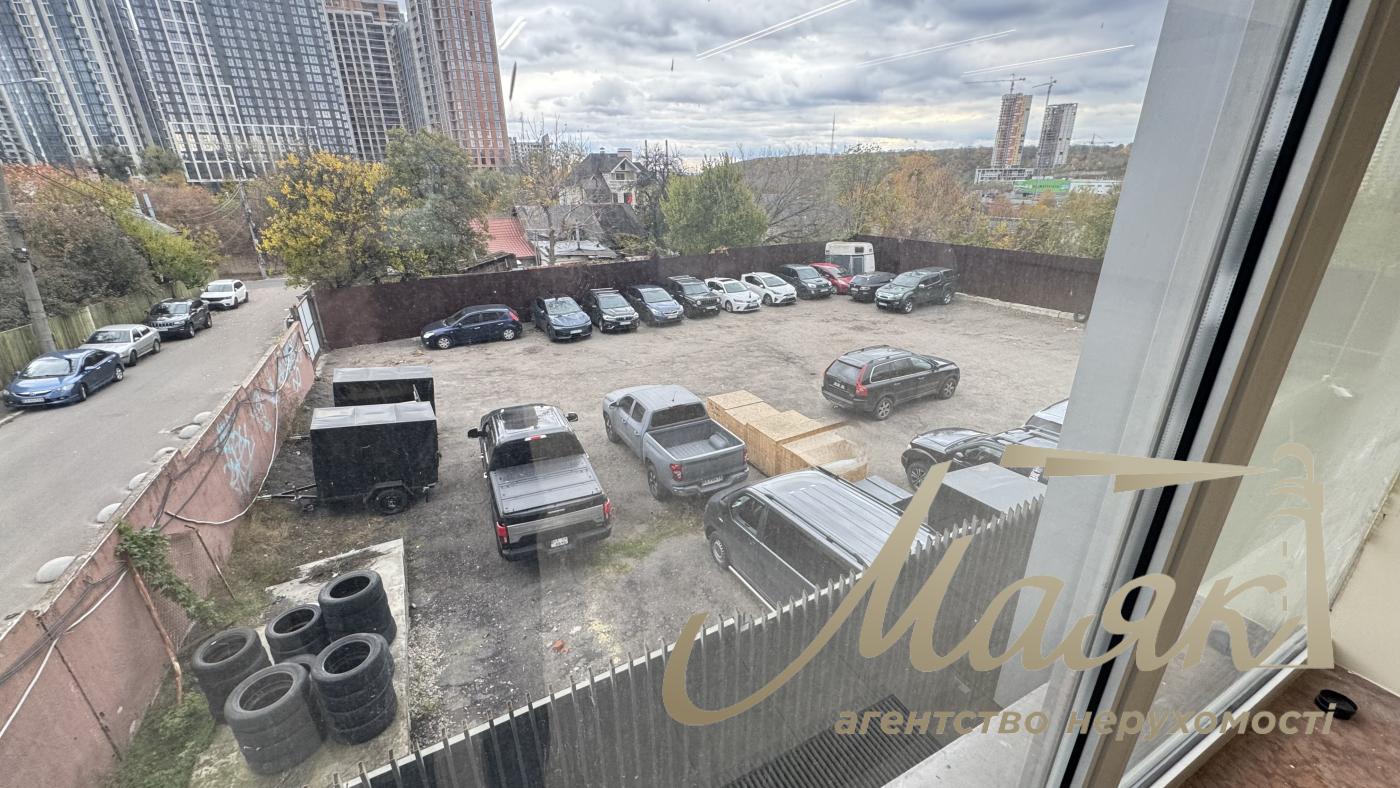 Продаж офісної будівлі в живописном районІ! Ул. Верхнегорская. Центр. Киев