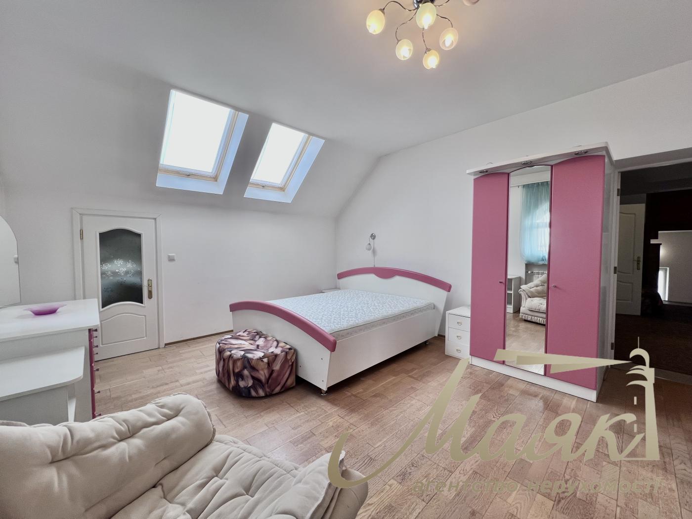 Rent 3-storey house 492,7m2, Lesniki