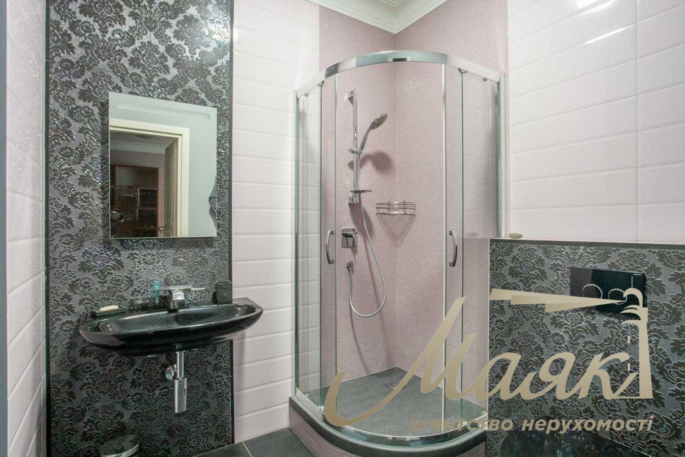 Rent apartment in LCD "Novopecherskie Lipki", 240 m², Verkhoglyada str., 4 rooms