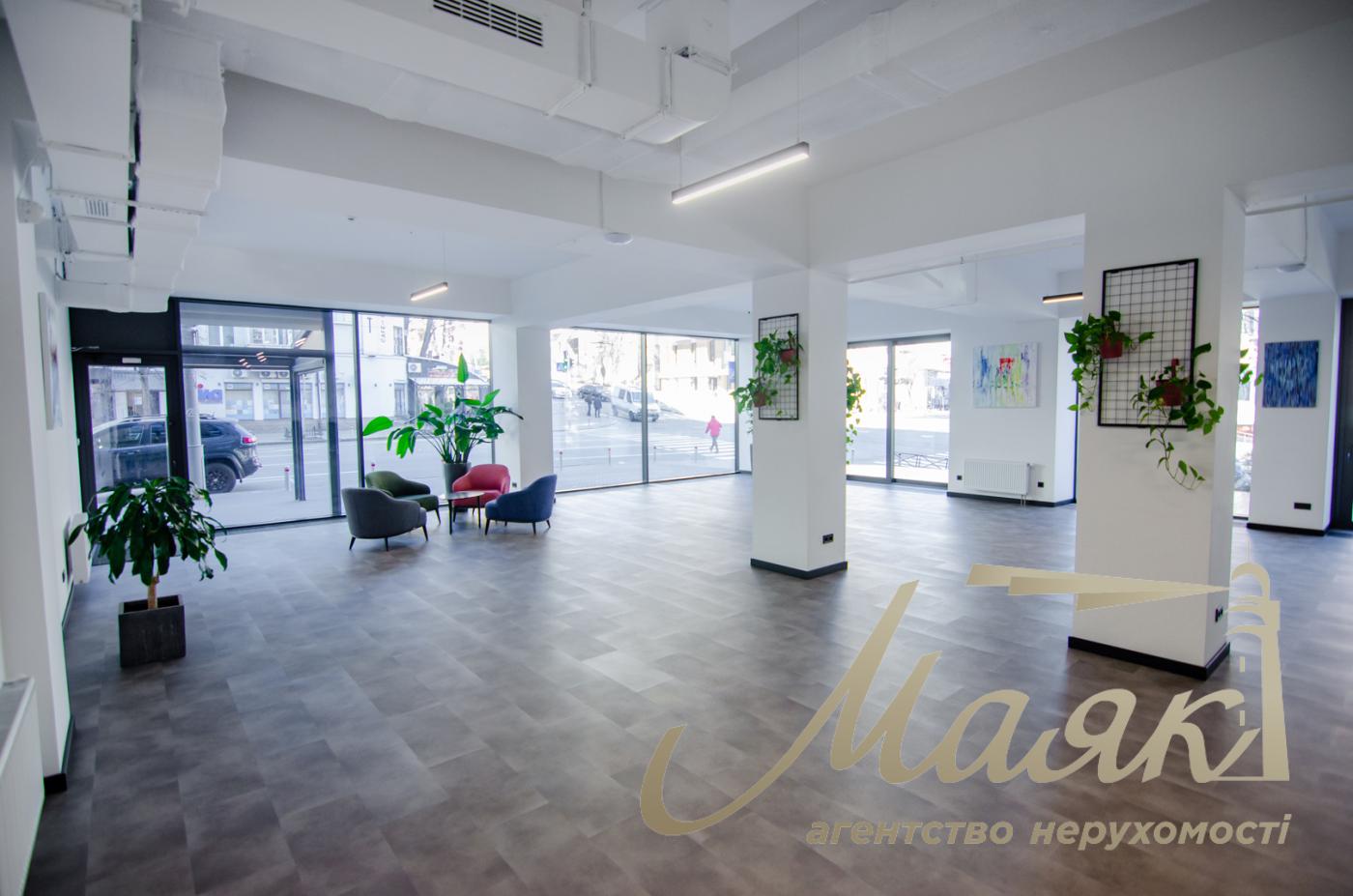 Commercial space for rent (643 m²) in the Infinity Business Center, Saksaganskogo Street, Downtown, Kyiv