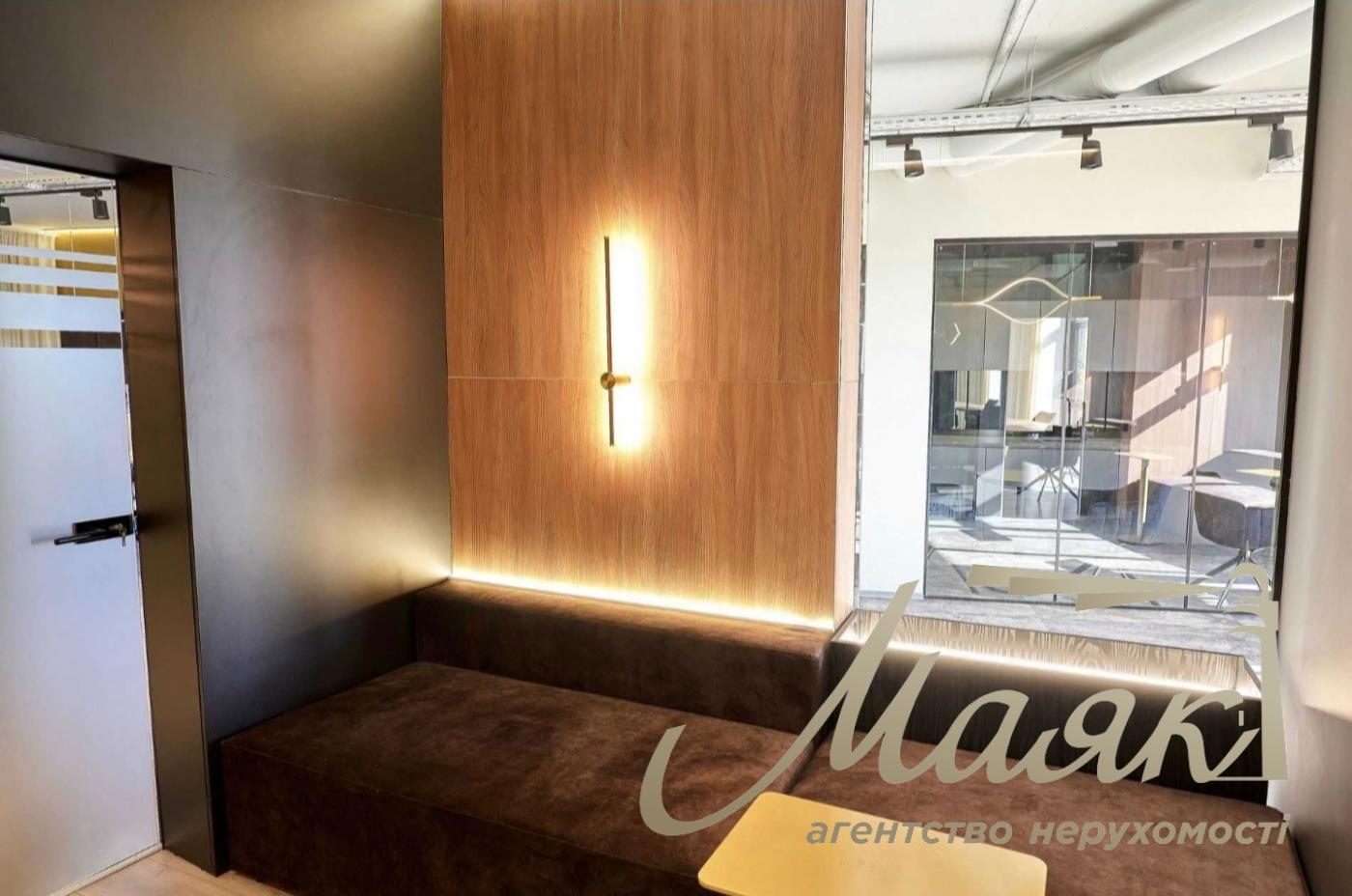 155 m² office space for rent in the Busov Hill residential complex, 12 Buslovskaya St., Pechersk.