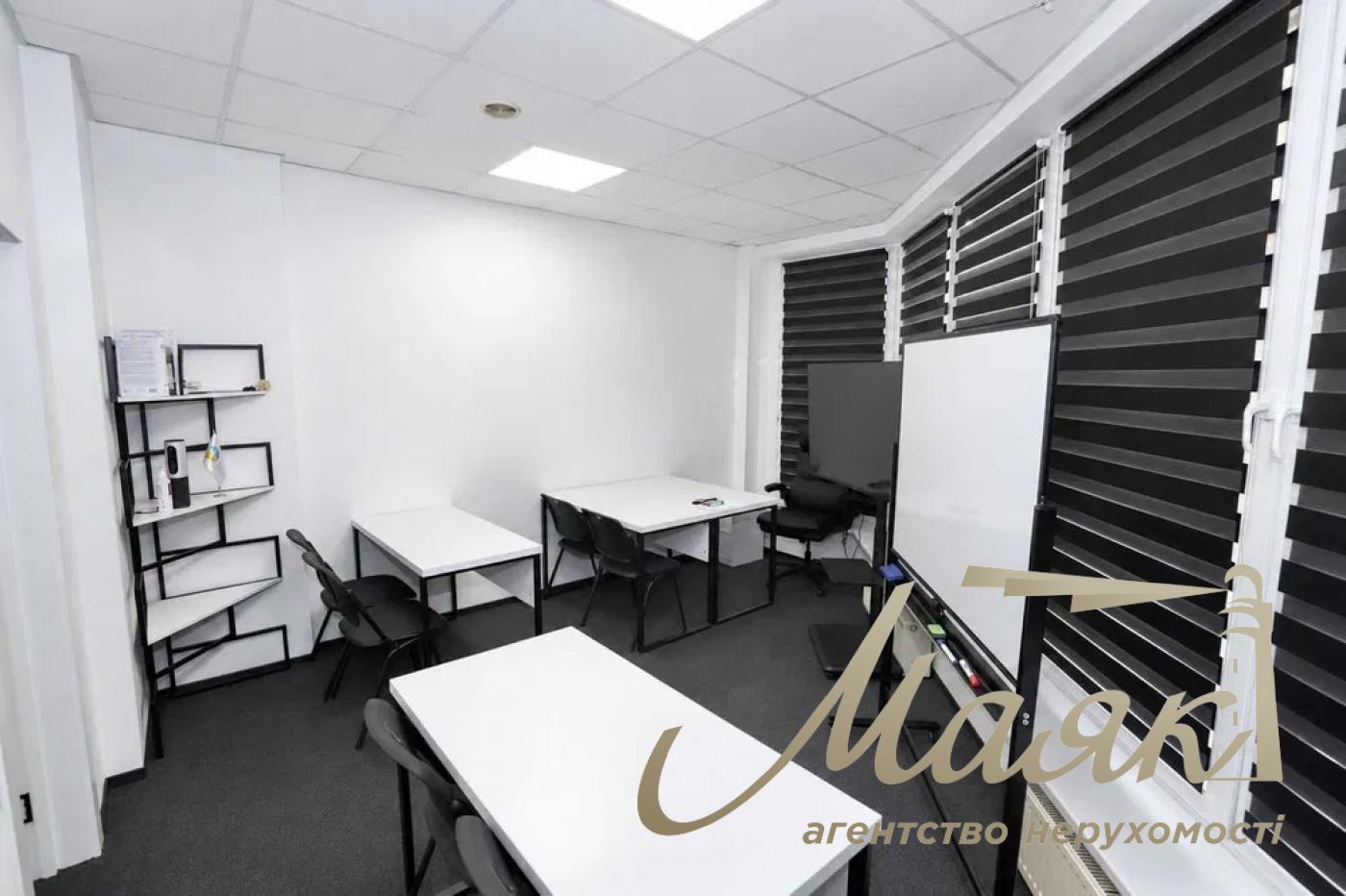 Rent a 180 m² furnished standalone office at 32A Yevhen Konovalets Street, Pechersk