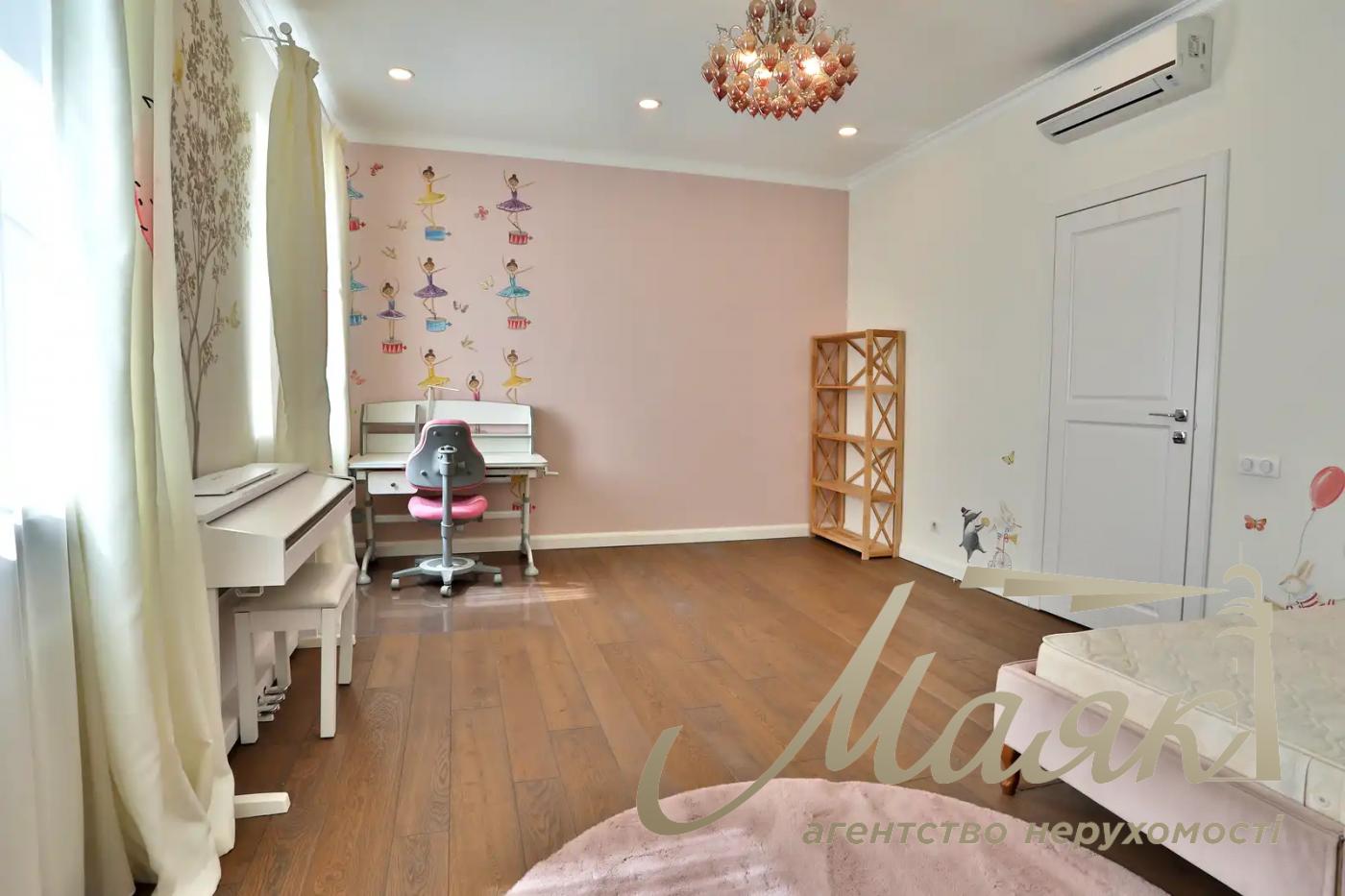 Оренда будинку площею 220 м² у котеджному містечку Green Hills, с. Віта-Поштова