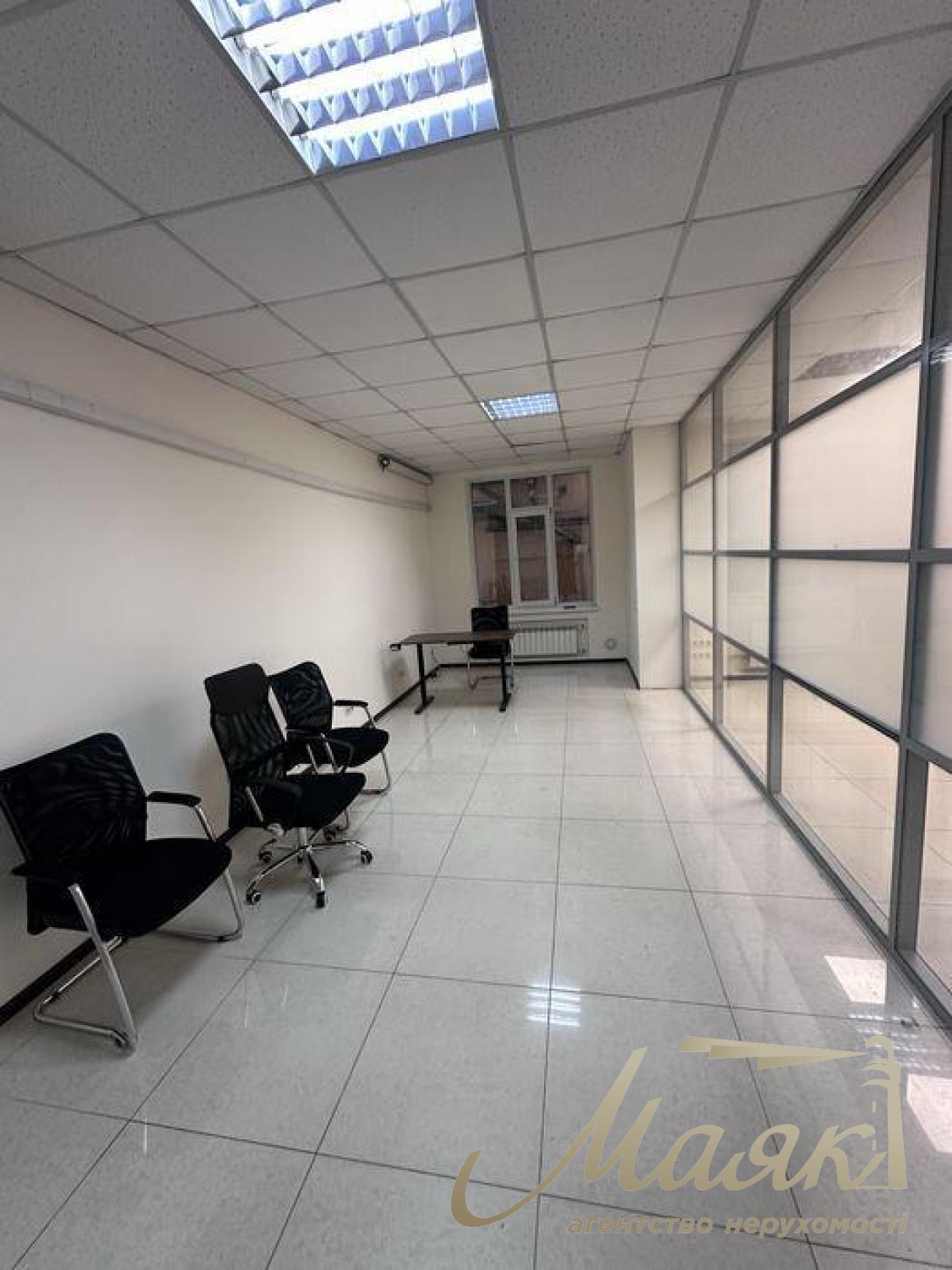 Rent commercial premises 85 sq.m.sq., Podol, Center