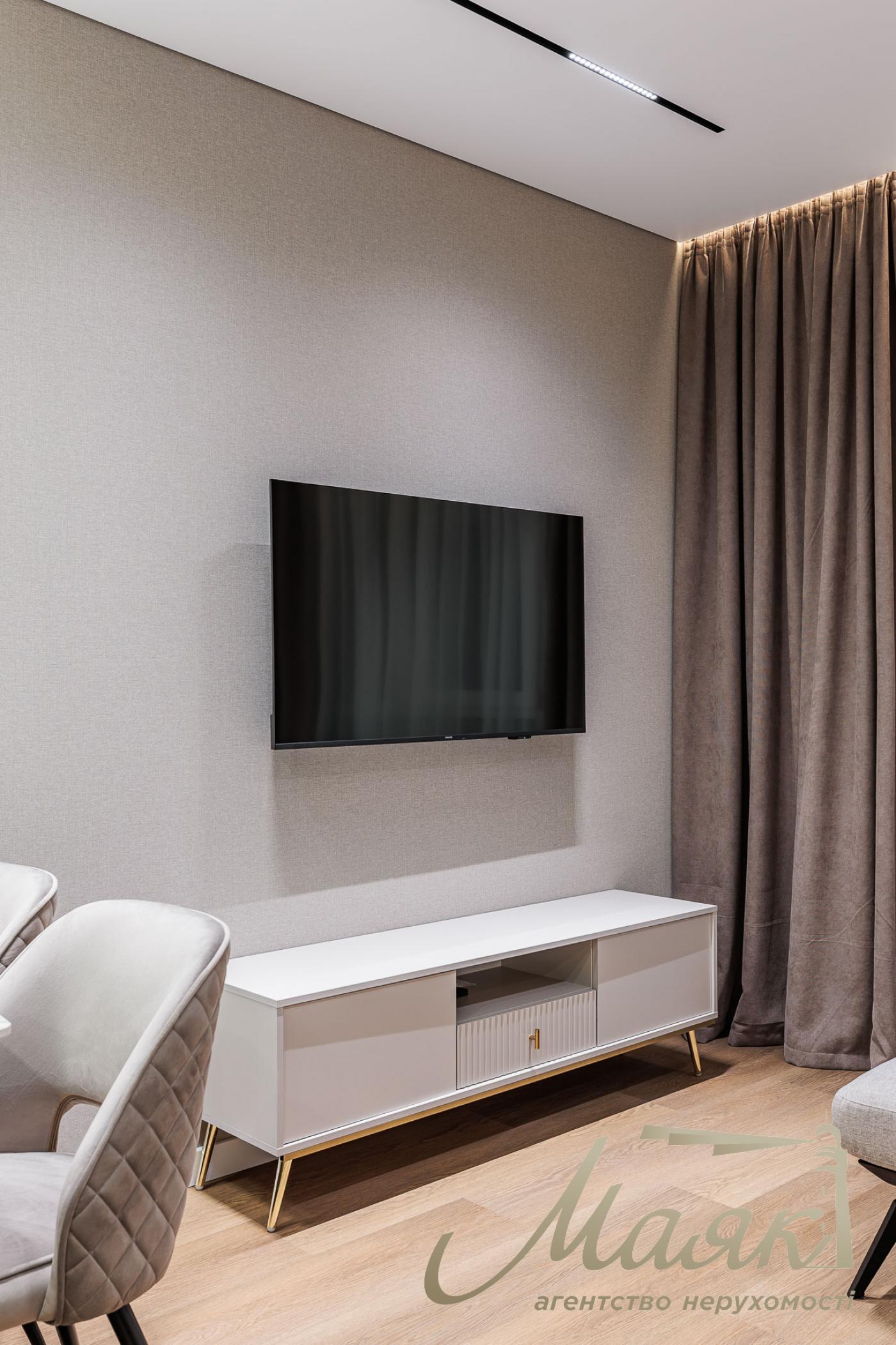 Продаж 1-кімнатної квартири з ремонтом ЖК Варшавський 3, Виноградар, Київ