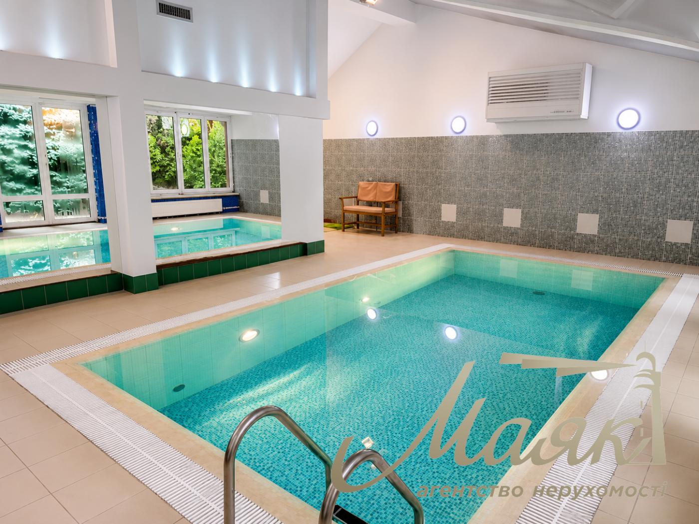 House for rent with a pool, 679 m², Kozin/Koncha-Zaspa, near the "Zoloti Vorota" residential complex, Kyiv Oblast, Obukhiv direction