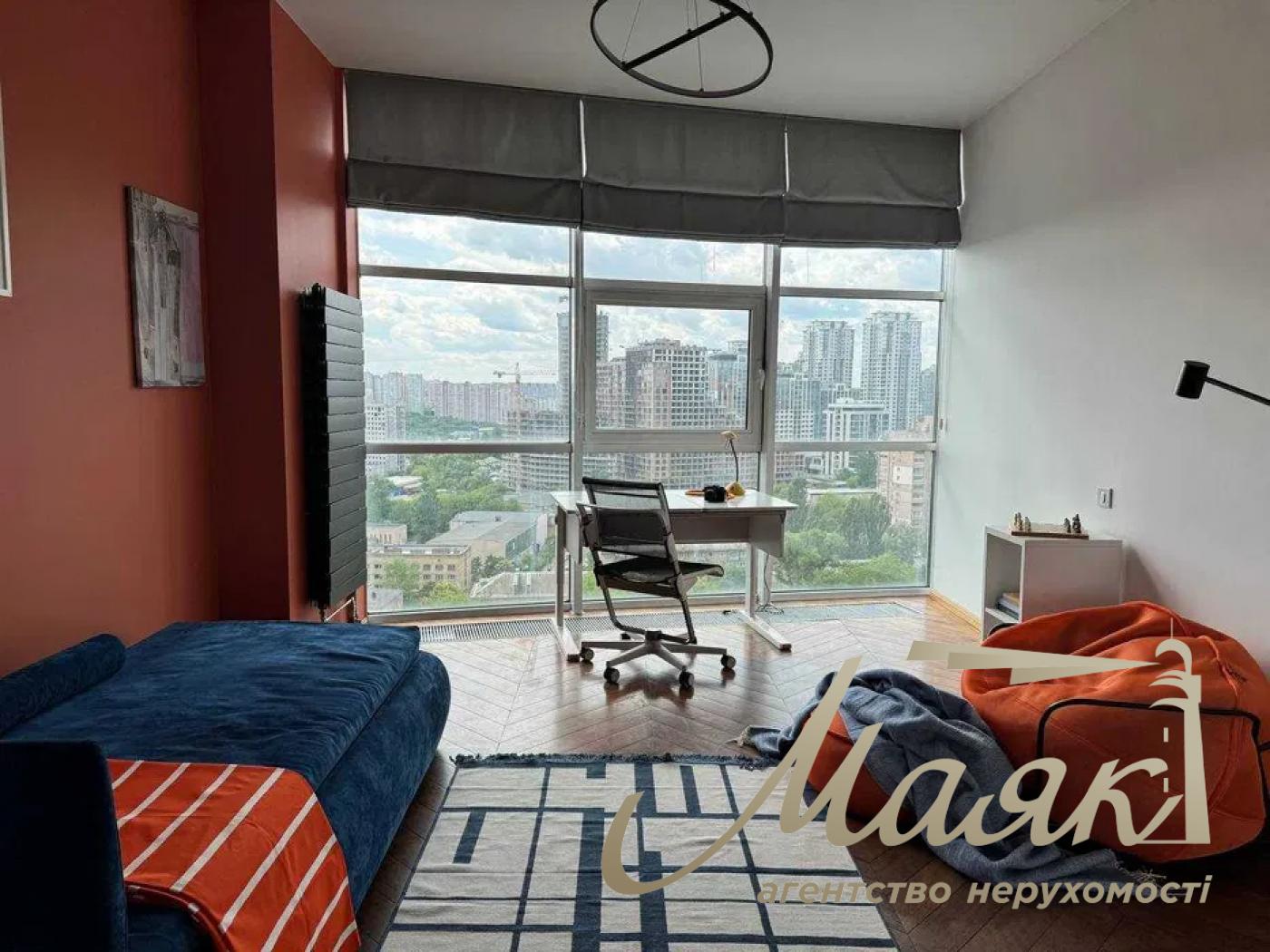 Rent 4-bedroom apartment 160m2 LCD Triufm Zverinetska 59 , Pechersk, Kiev
