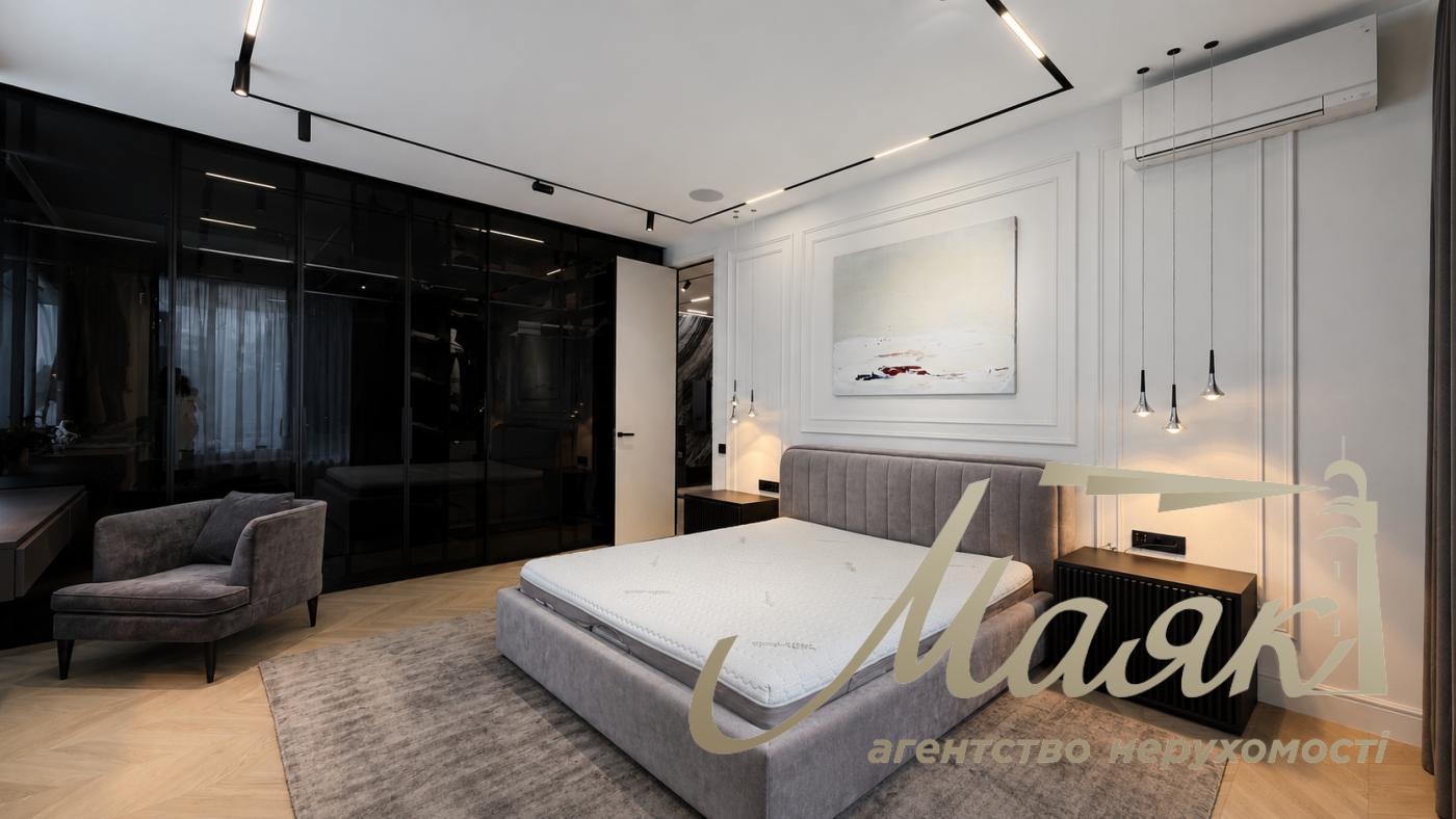 Продаж 4-кімнатної квартири площею 180 м² з двома терасами у ЖК «Park Avenue VIP», Голосієво, вул. Демеївська,