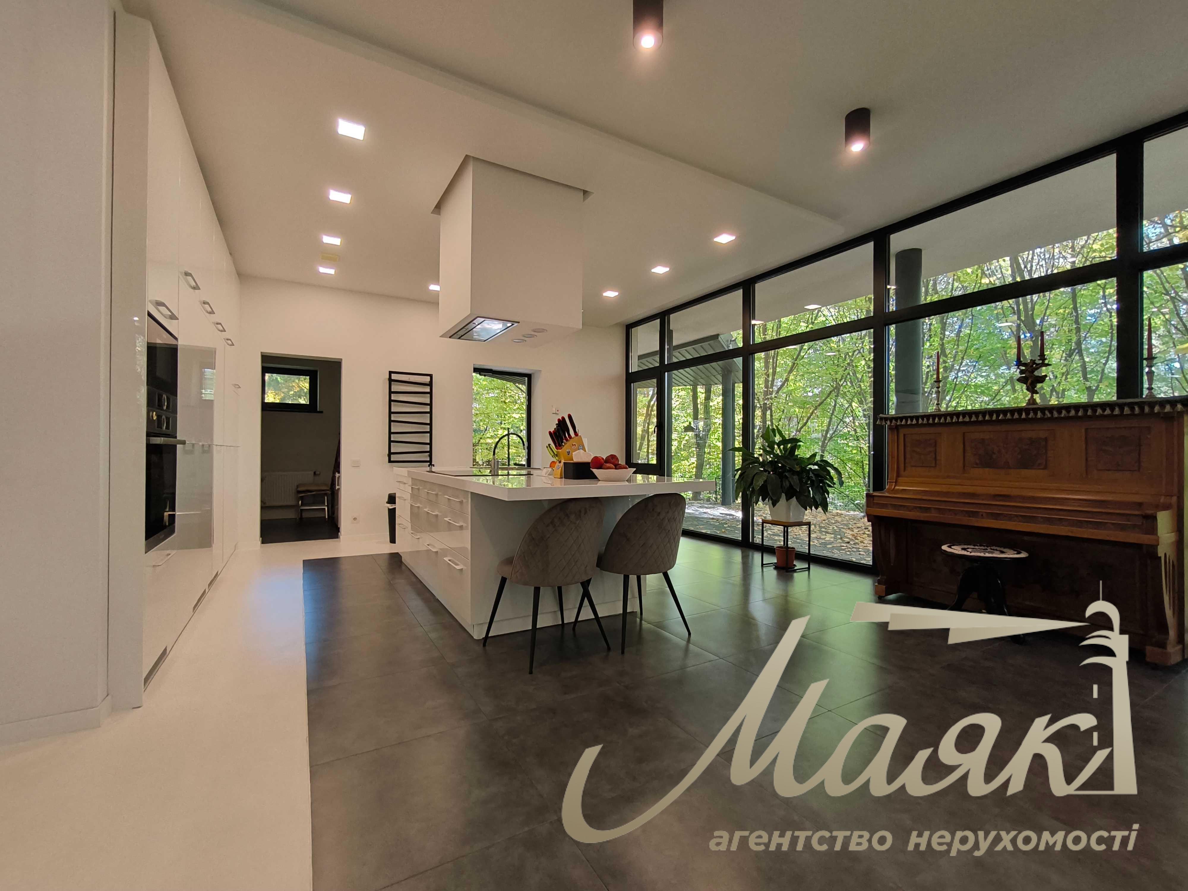 Продажа дома 390м2 среди заповедного парка рядом с Киевом