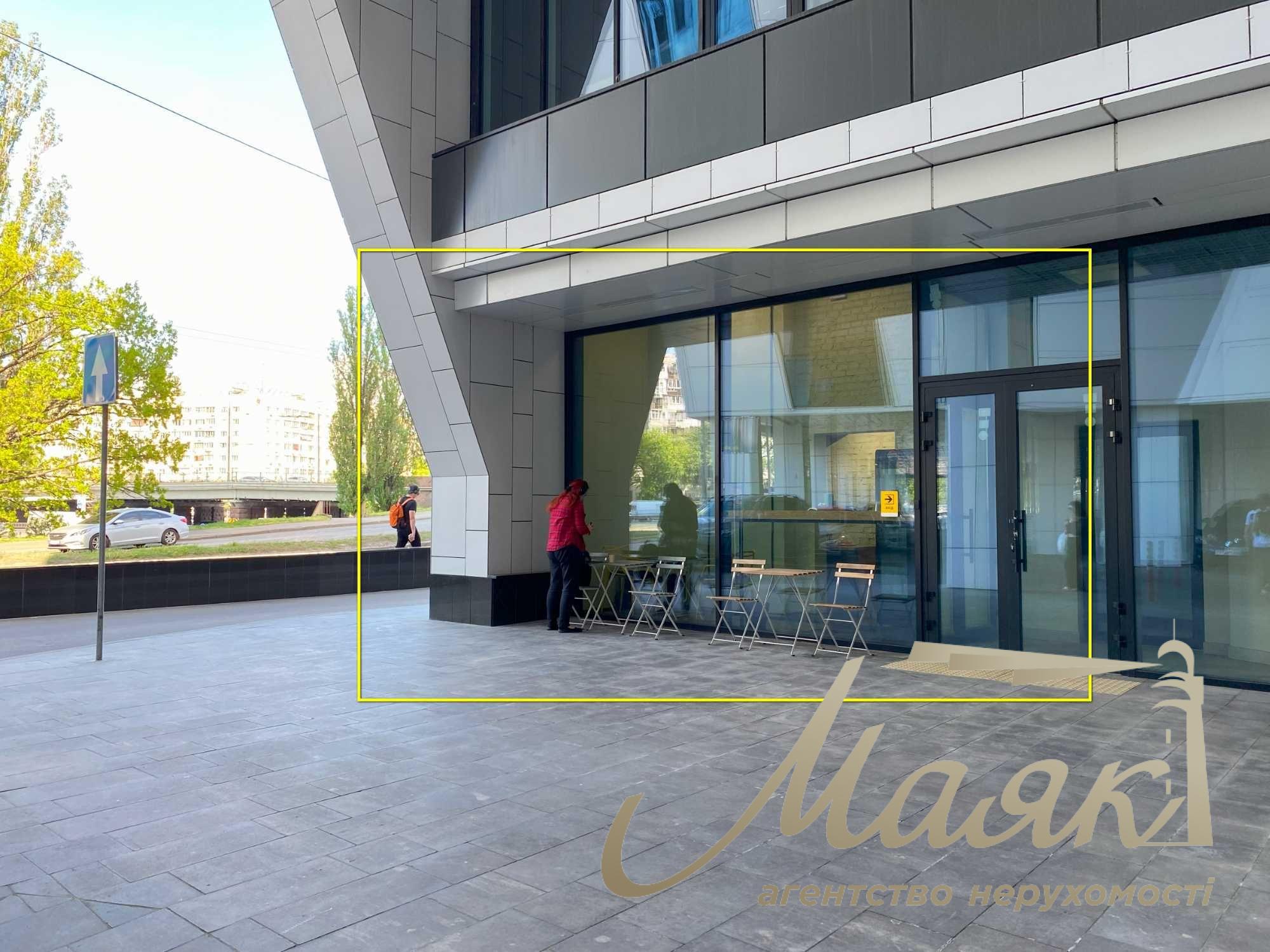 Продаж фасаду ЖК Manhattan, кафе 17,8+12 м, ФАСАД