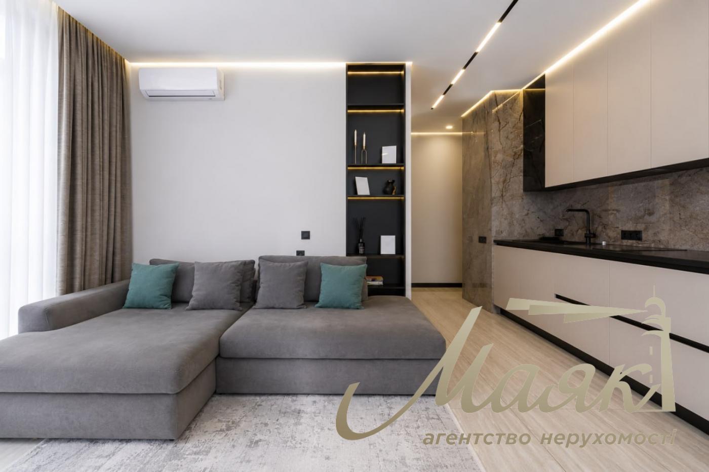 Продаж 2-кімнатної квартири з ремонтом площею 55 м² у ЖК «Новопечерські Липки», Печерськ, вулиця Драгомирова/Верхогляда, 19Б