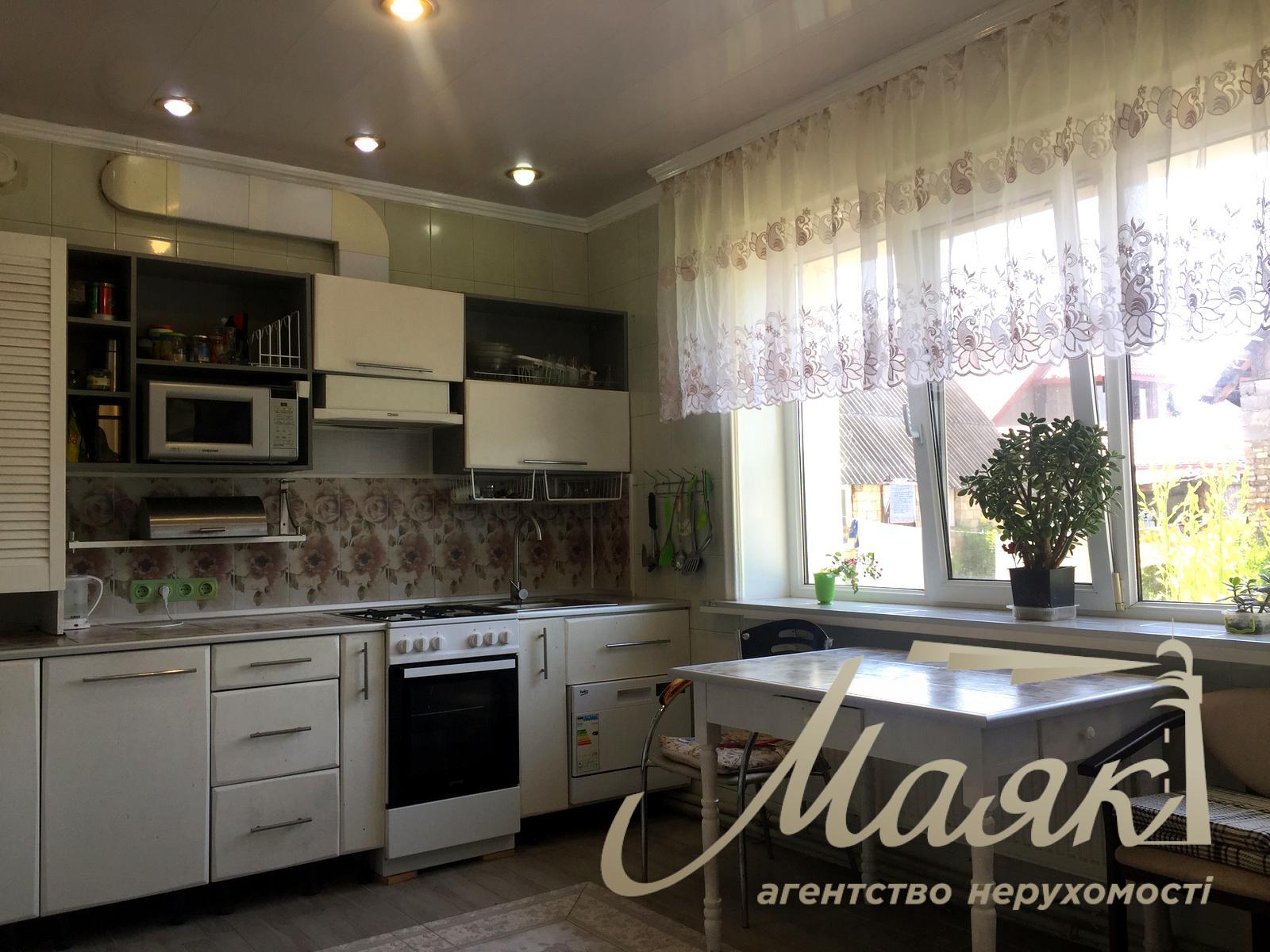 Продаж будинку 101.5м2 та гостьового будинку | Голосіївський район в с. Віта-Литовська (Чапаєвка) вул. Риболовецька