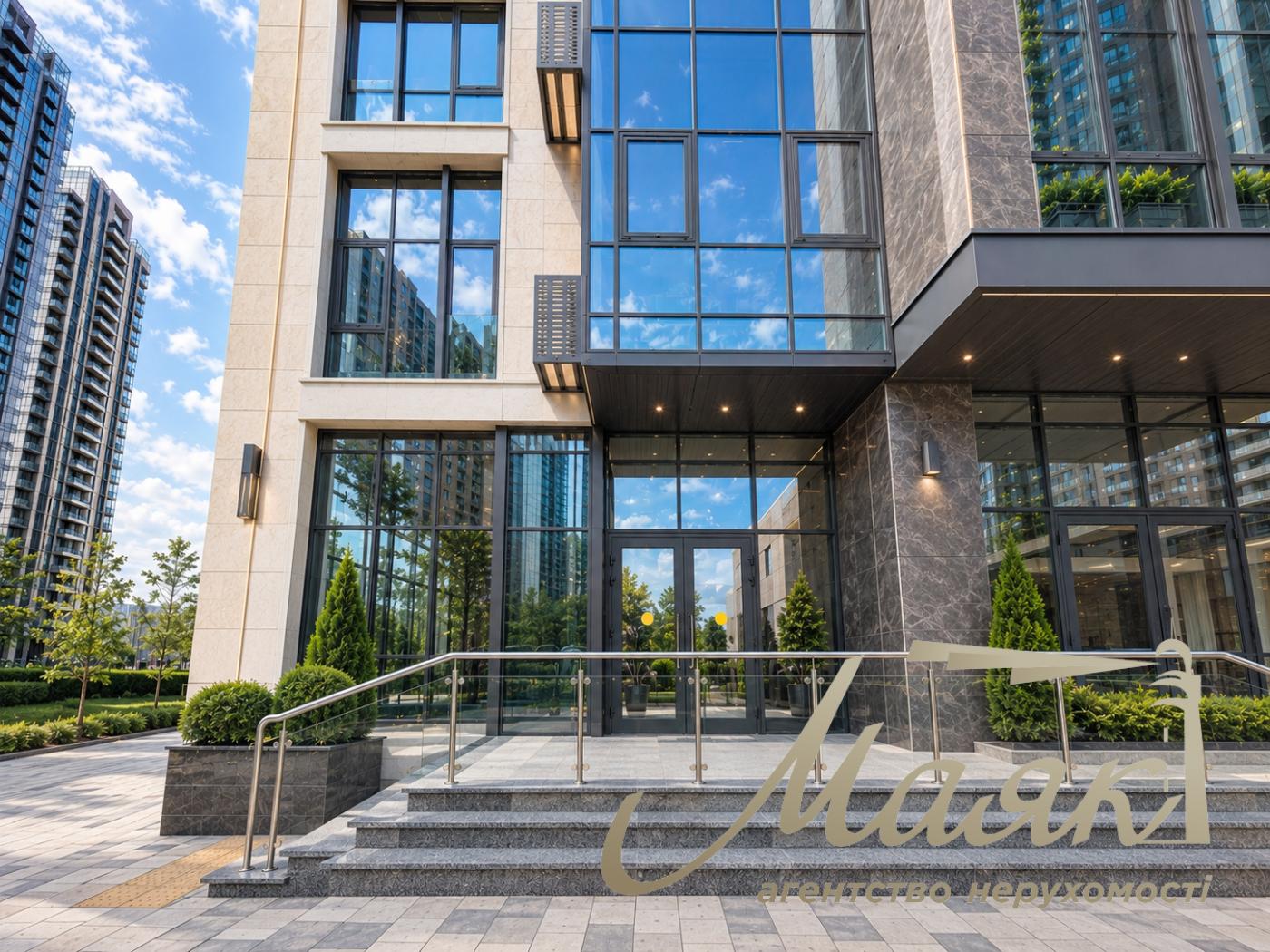 Rent a facade room 182m2, Residential Complex Novopecherskie Lipki