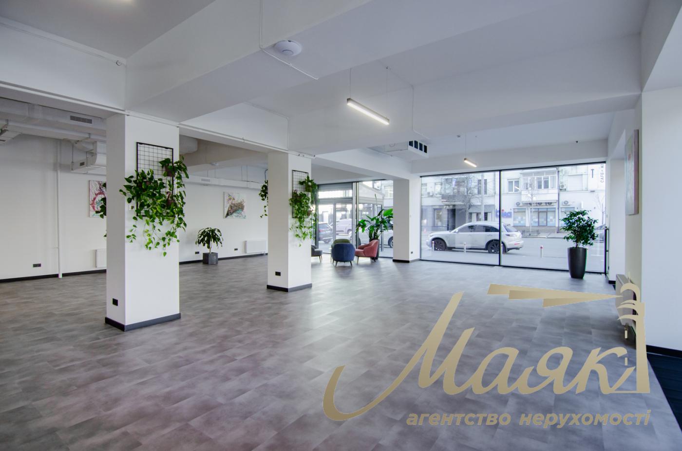 Commercial space for rent (643 m²) in the Infinity Business Center, Saksaganskogo Street, Downtown, Kyiv