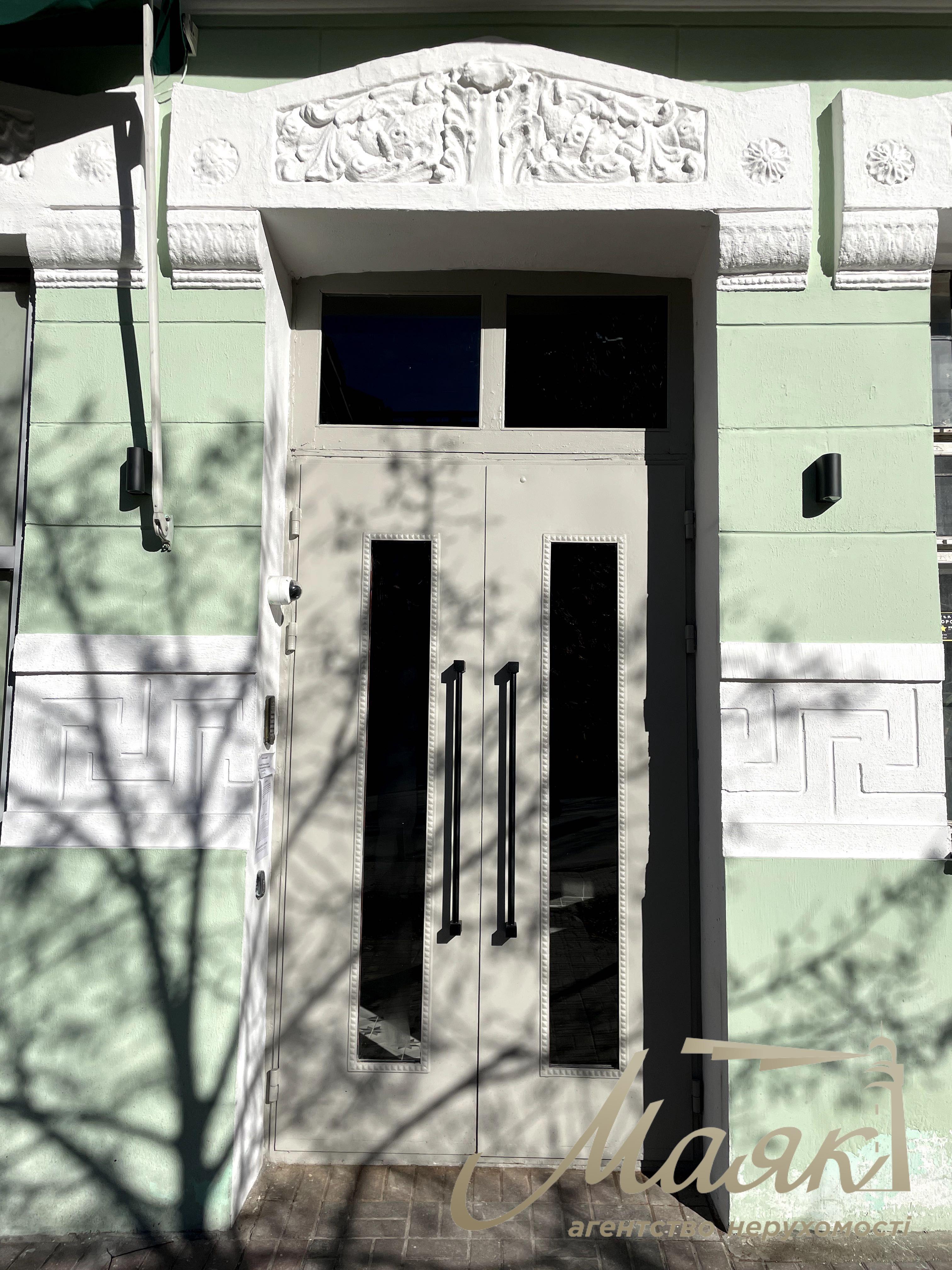 For sale 3-bedroom apartment 150m2 Institutskaya str. 13A - Historical Center, Lipki, Pechersk