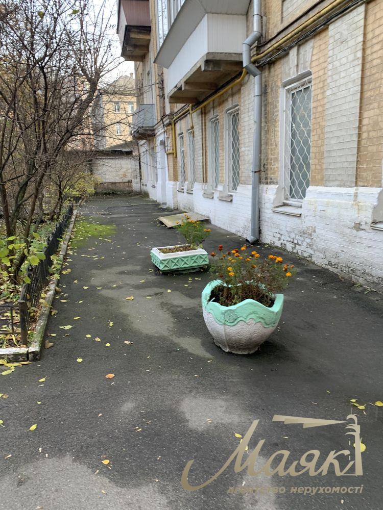Продаж комерційного приміщення площею 103,5 м², 1-й поверх + цоколь, вул. Липська, Печерськ