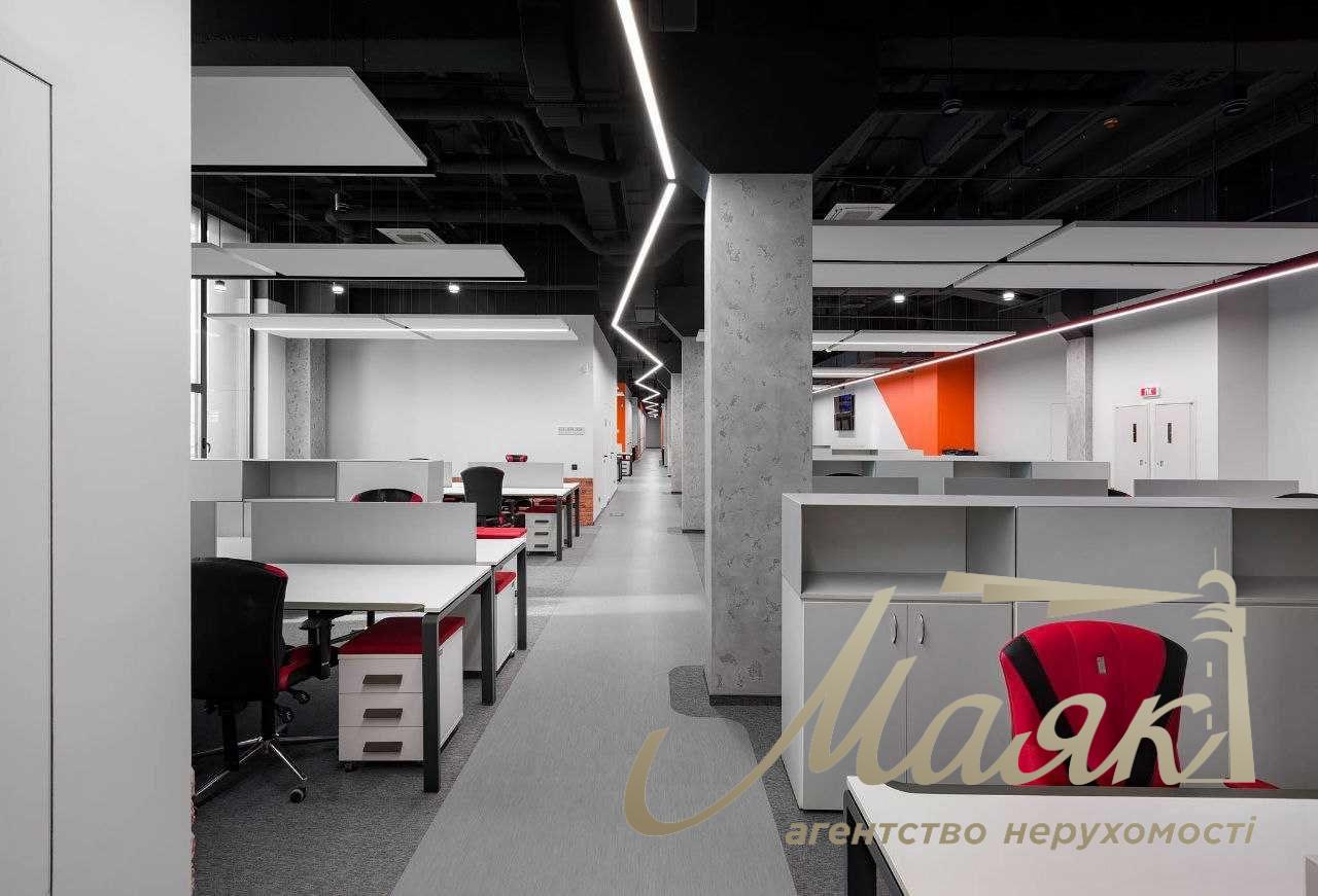 Rent office 281 sq.m. m. Arsenalna, BC M8