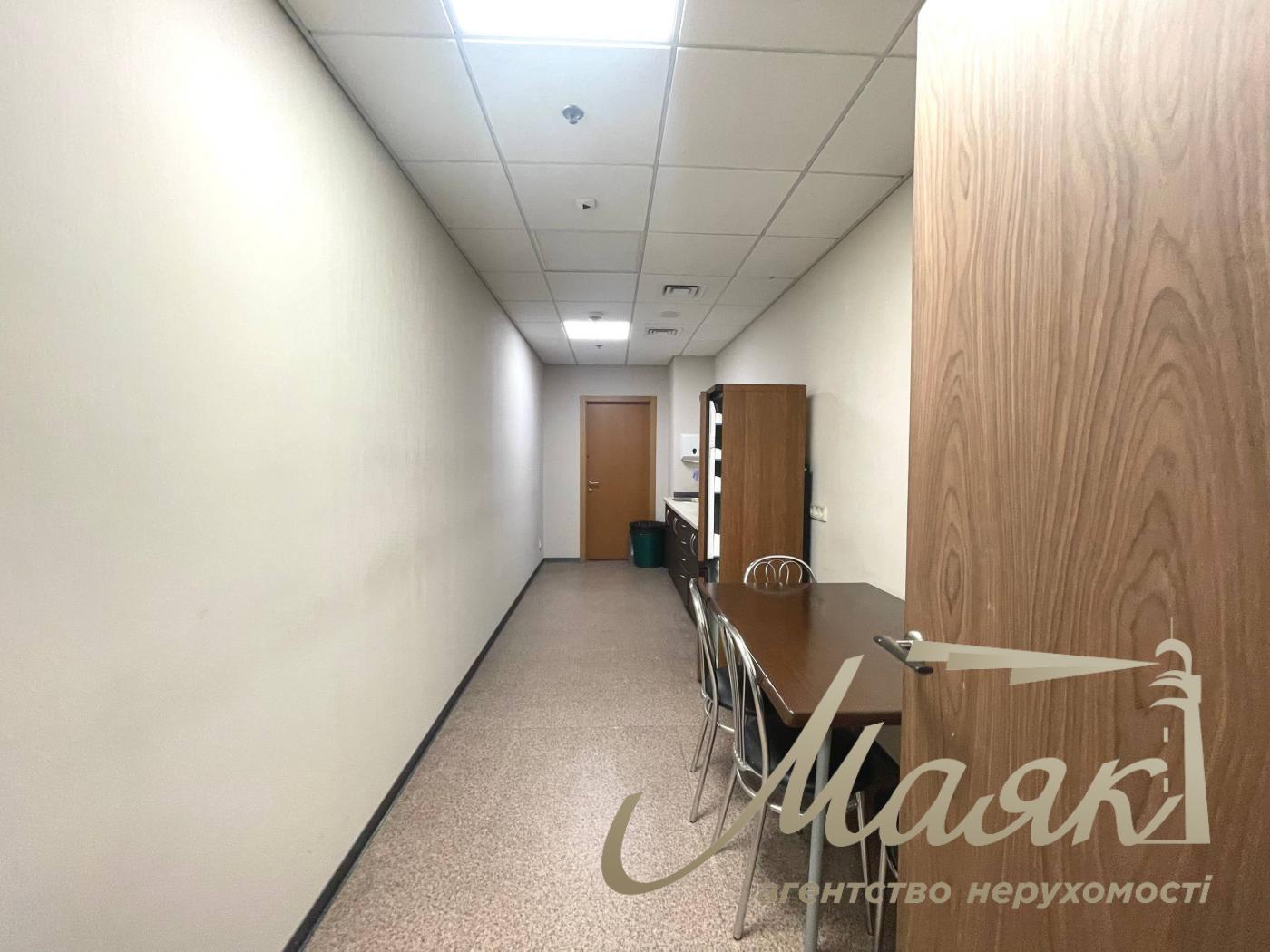 Office for rent 112m2 Business Center Millennium Center of Kyiv metro station Khreshchatyk