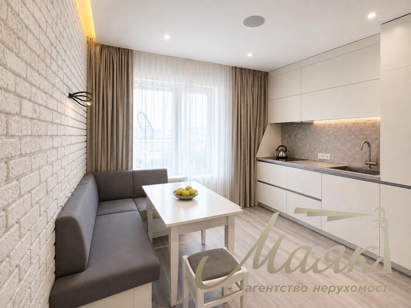 Продажа видовой 1-комнатной квартиры 54,4 м² , ЖК The Lakes , Голосеевский район, Киев,по адресу переулок Ясиноватский, 11.