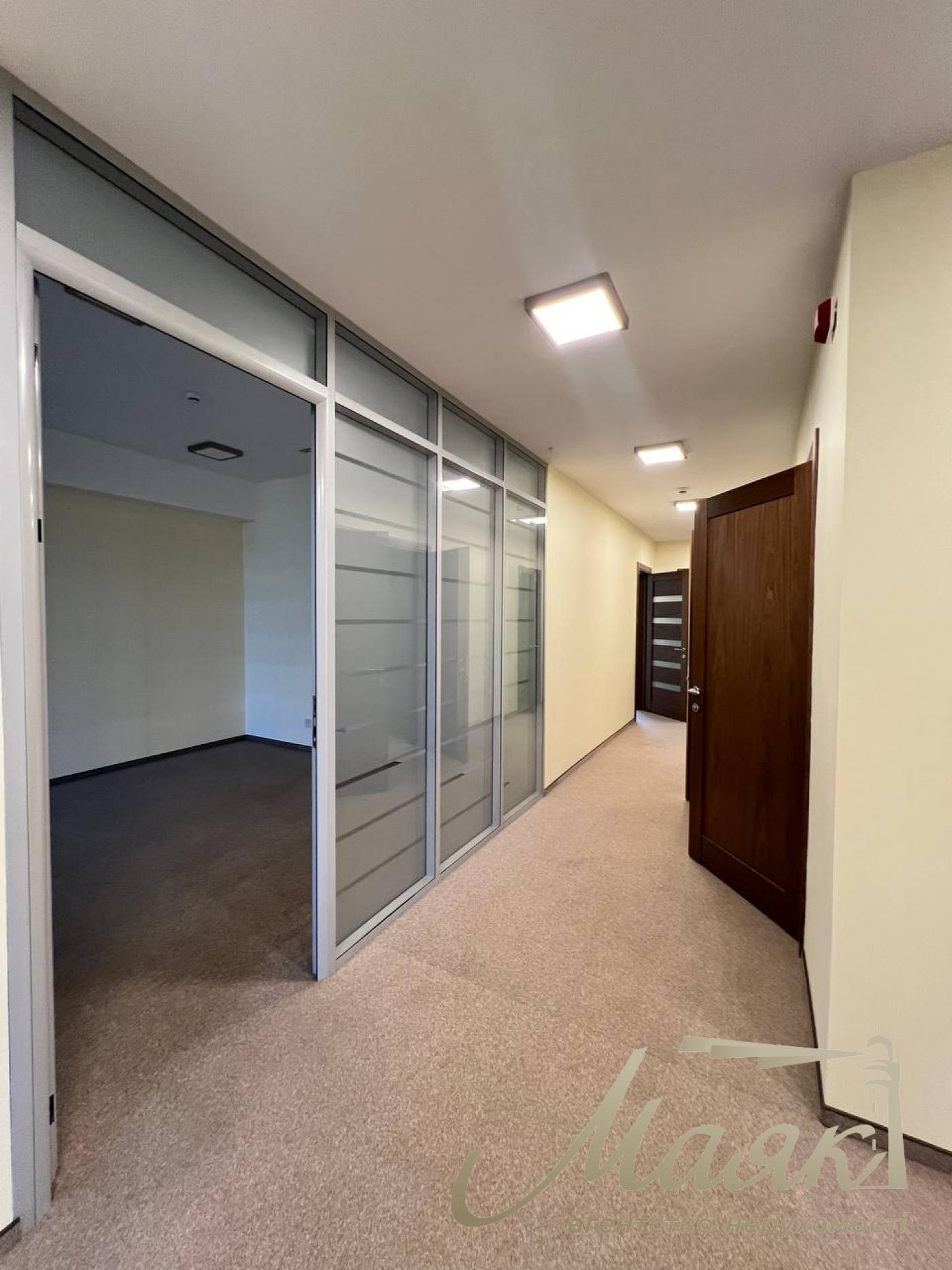 Оренда офісу 285м2 по вул.Булв'ярно-Кудрявська 13/19, Львівська площа.