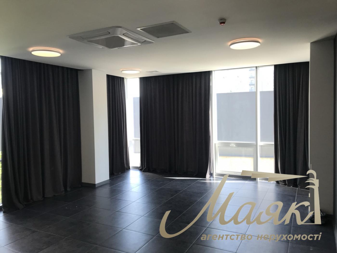 Office for rent 58m2 in BC Trinity, Pechersk