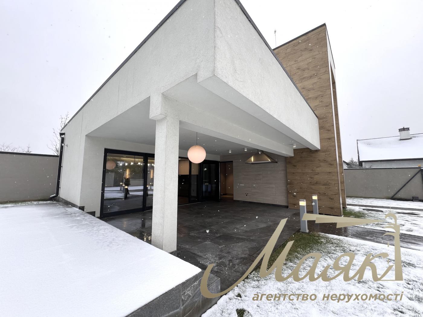 Оренда заміського будинку на Осокорках у котеджному містечку "Блакитна Лагуна"