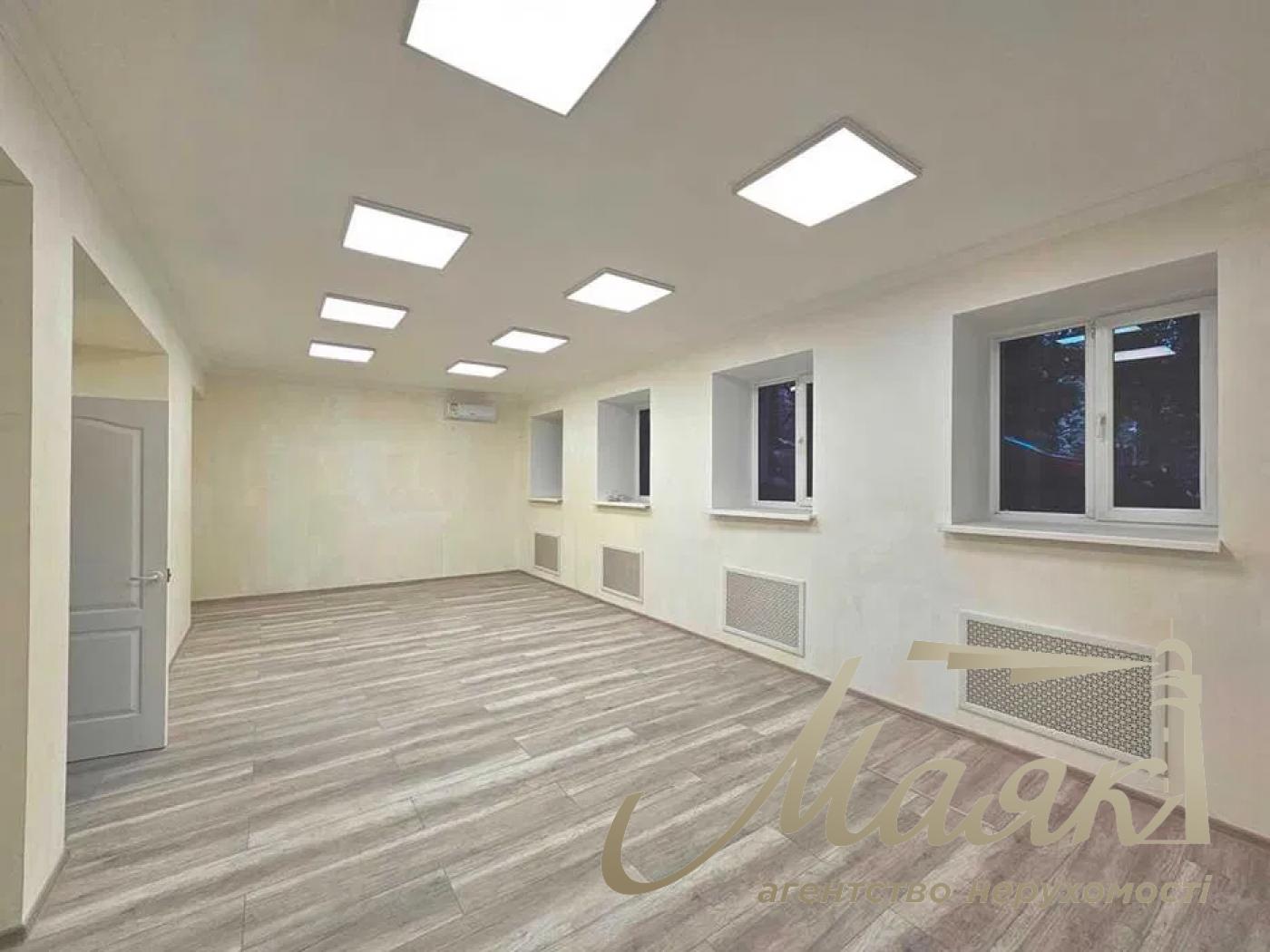 Аренда фасадного помещения 130 м.кв., Грушевского, Арсенальная