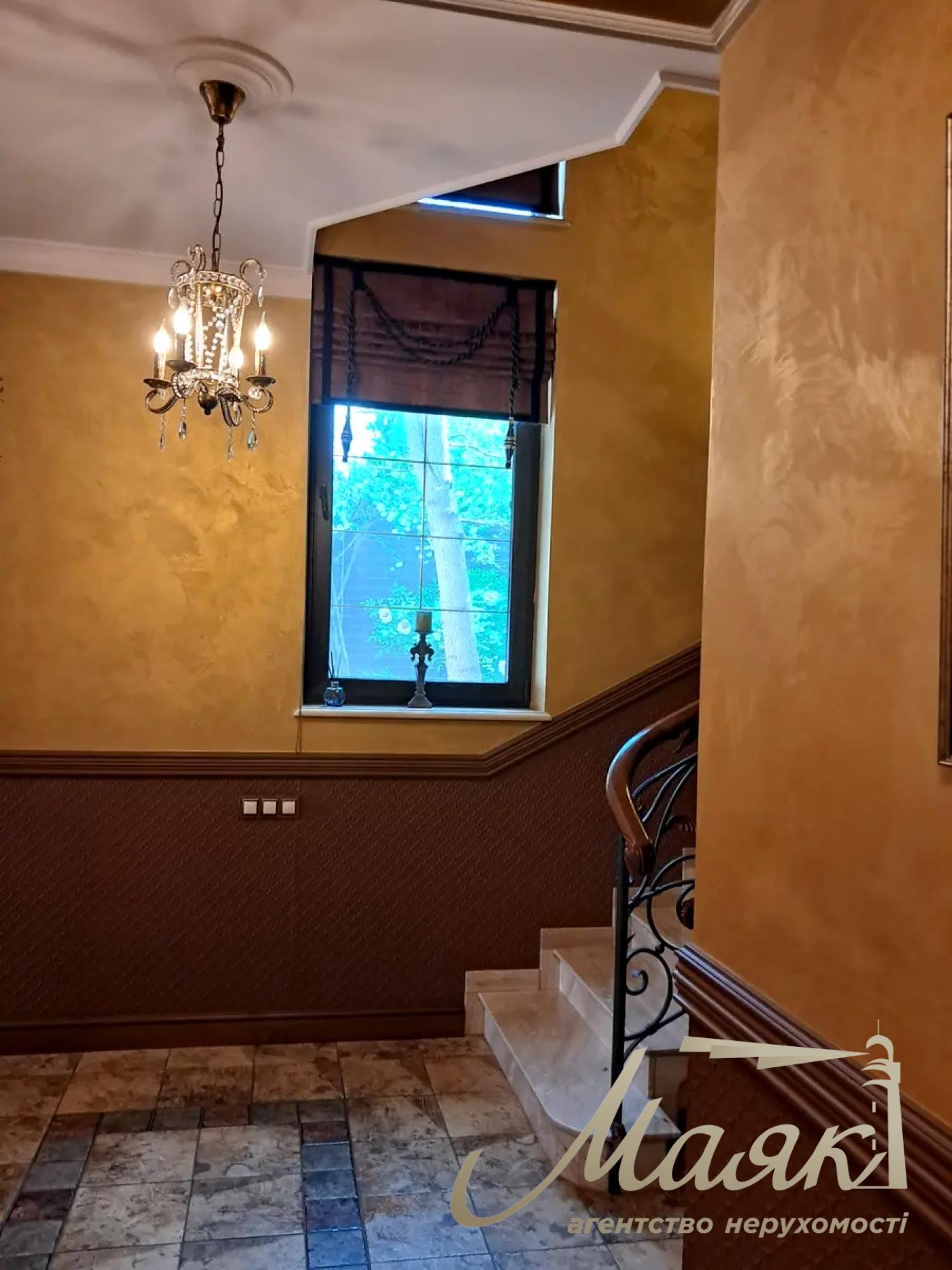 Оренда будинку/резиденції площею 420 м² у Старих Безрадичах, вул. Підгірна, перша здача, Обухівський напрямок, Київська область.