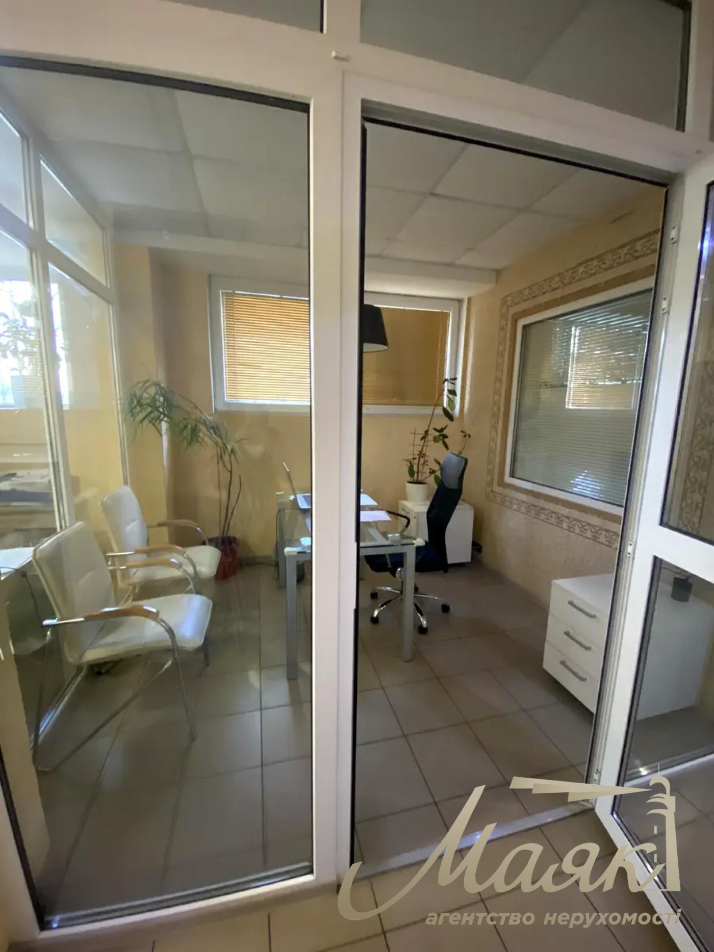 Office for rent 230m2 Aleksa Tikhogo str. 89-A, Shulyavskaya.