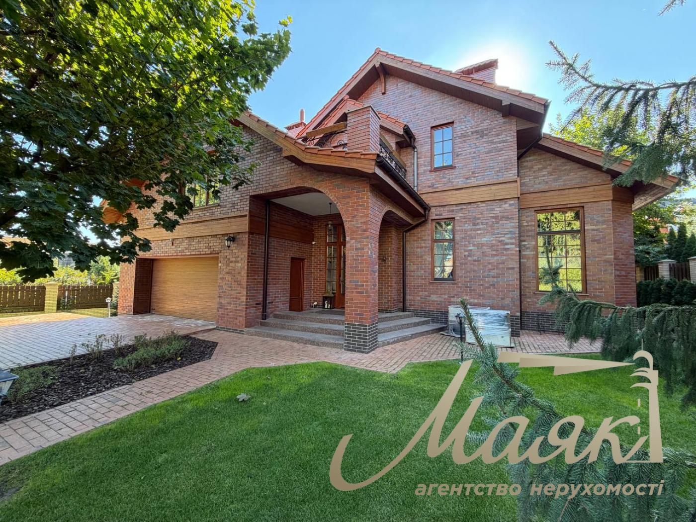 Продаж 2-поверхового будинку площею 466 м², Лісники