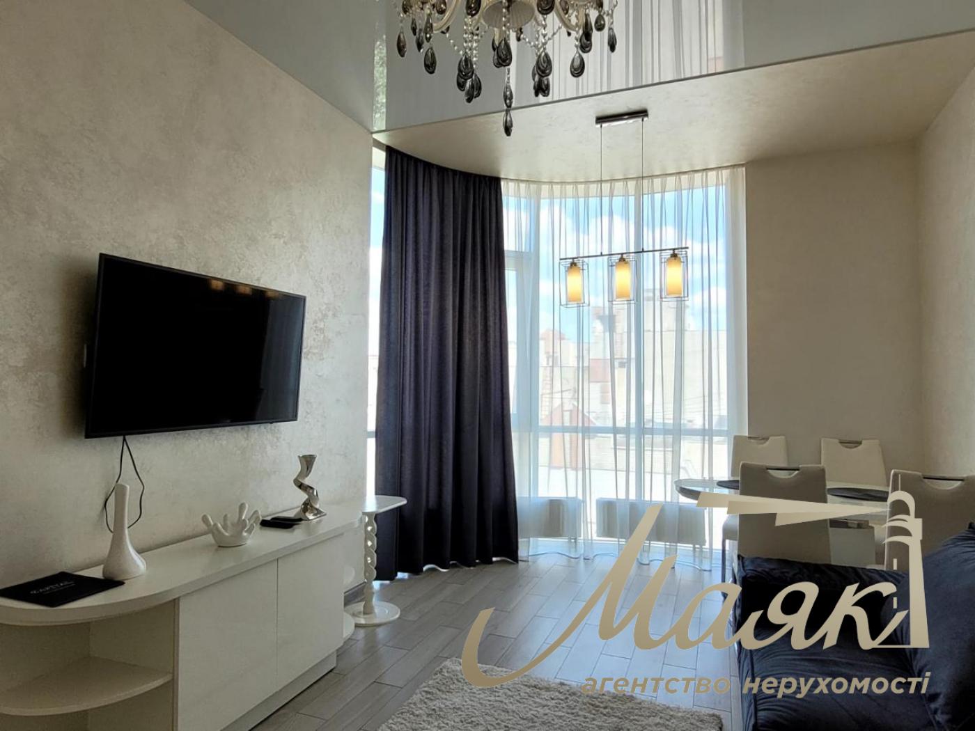 Rent of a 2-room apartment with a view, 55 m2, in Pechersk, Novopechersky Dvor residential complex.