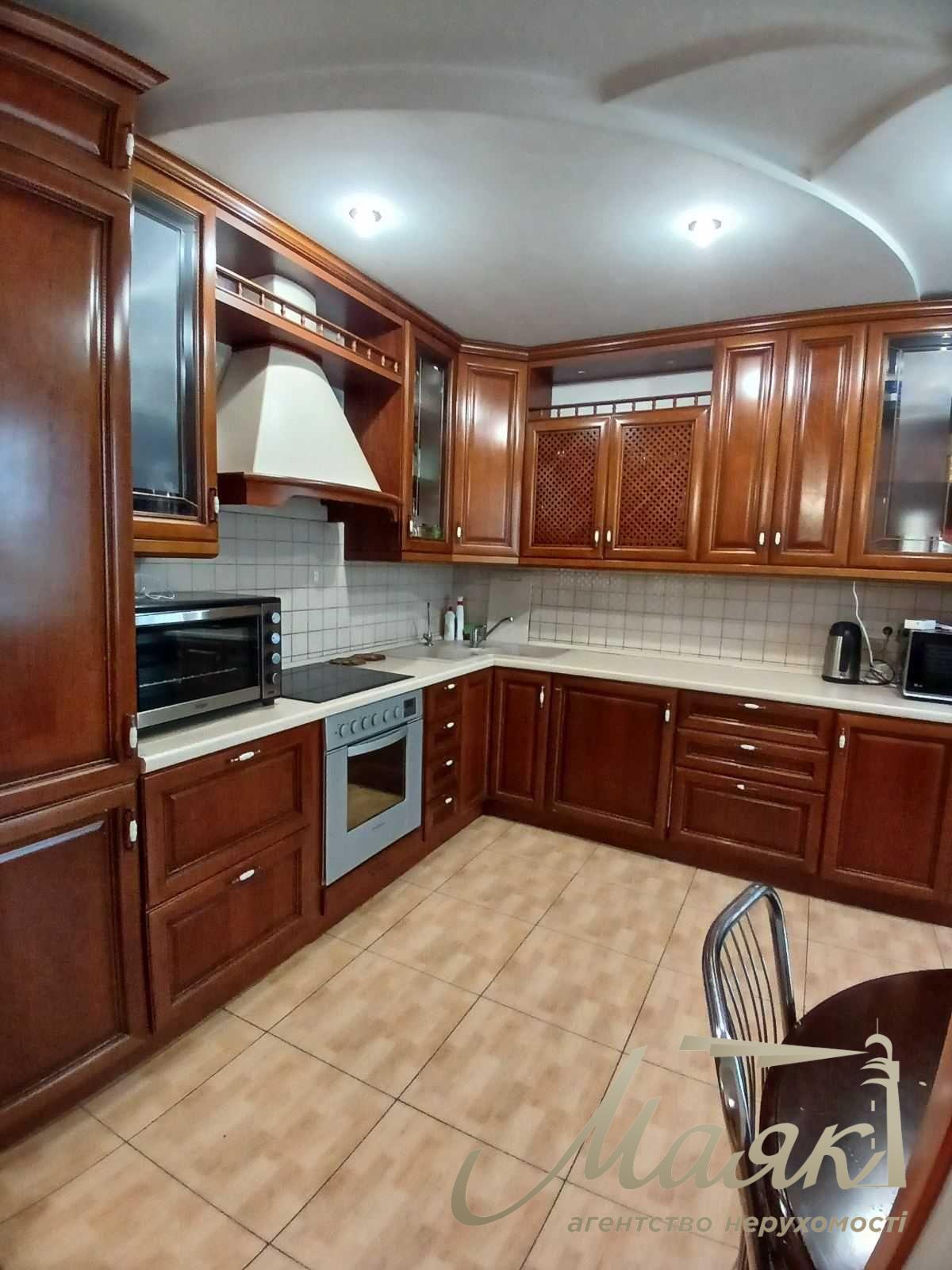 Продаж 3к квартири, 110м2, вул.Ахматової, 43