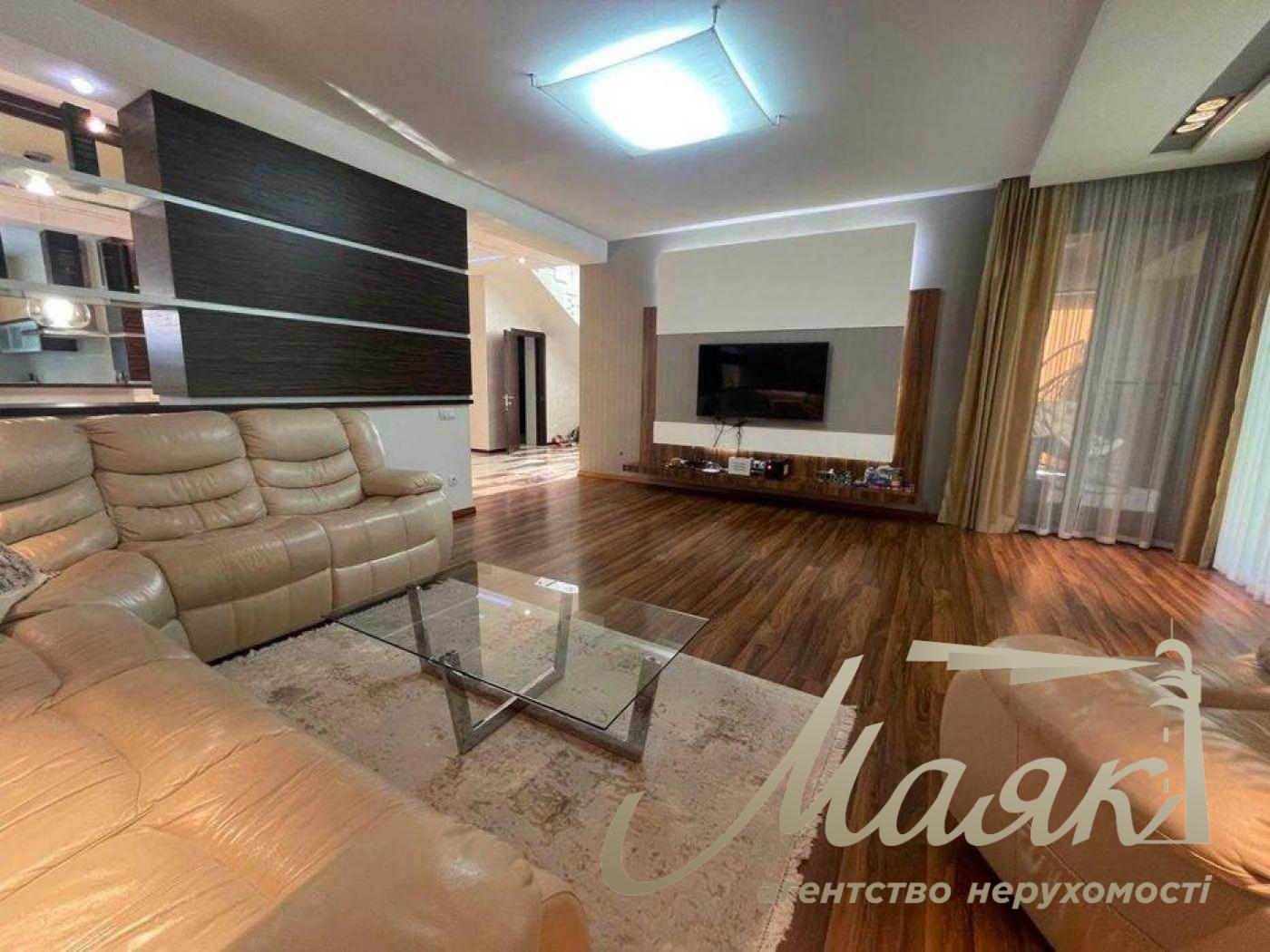 Оренда преміальної резиденції 300 м² | Горбовичі | Басейн | Повна автономність