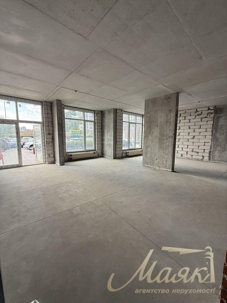 Продаж комерційного приміщення (90 м²) у ЖК «Варшавський 2», вул. Генерала Грекова, 4